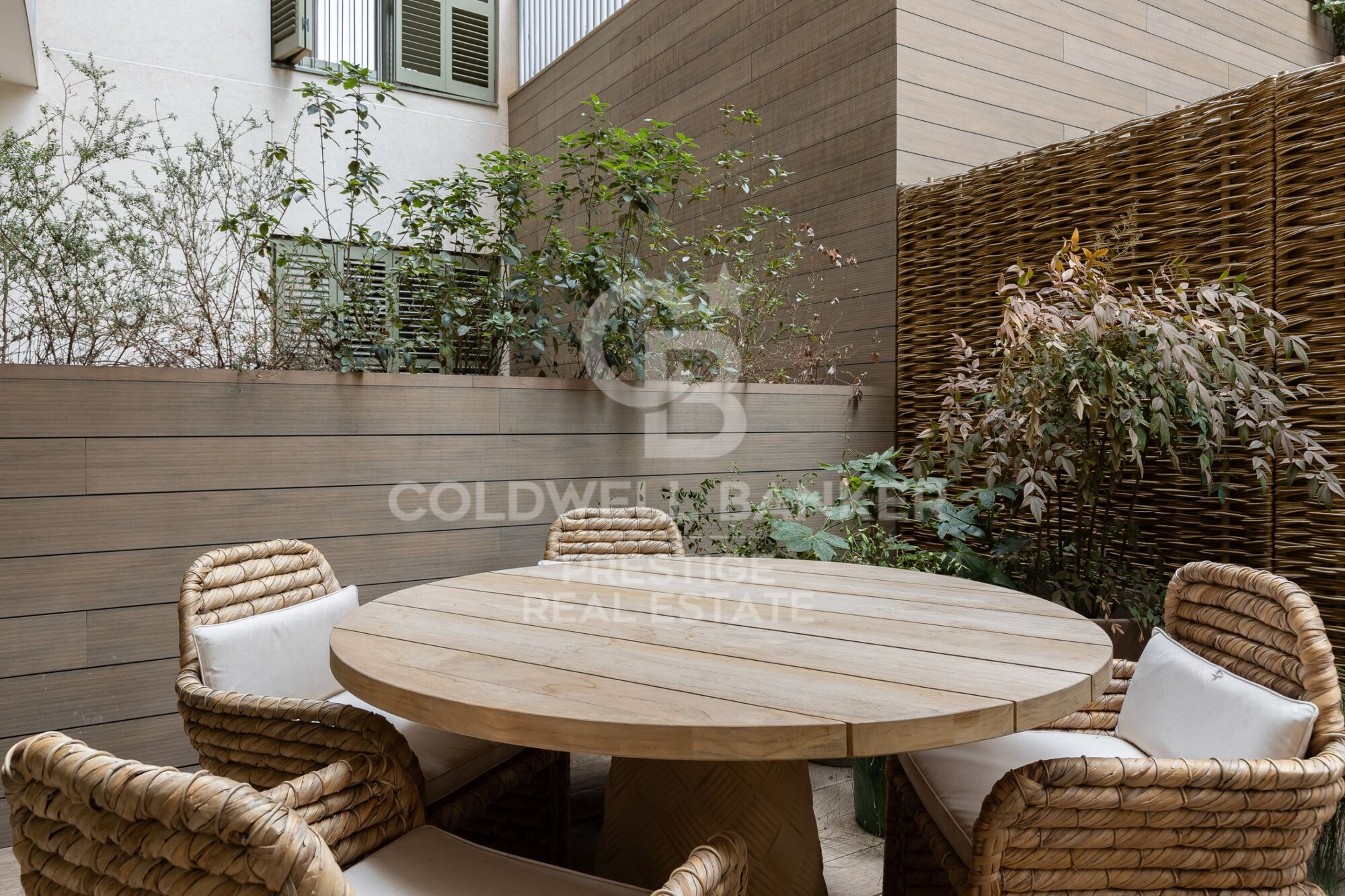 Appartement neufs et piscine à Paseo de Gracia.