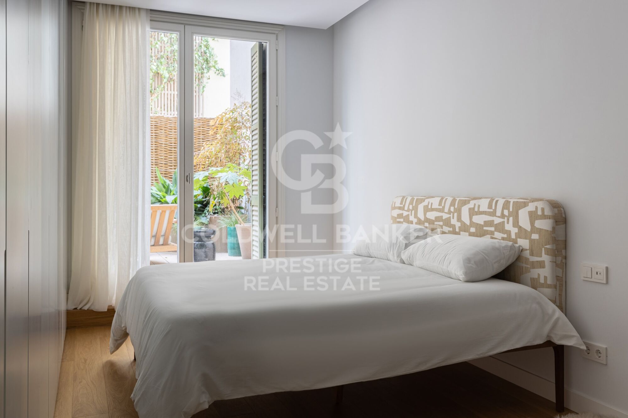 Luxury development with swimming pool in Paseo de Gracia
