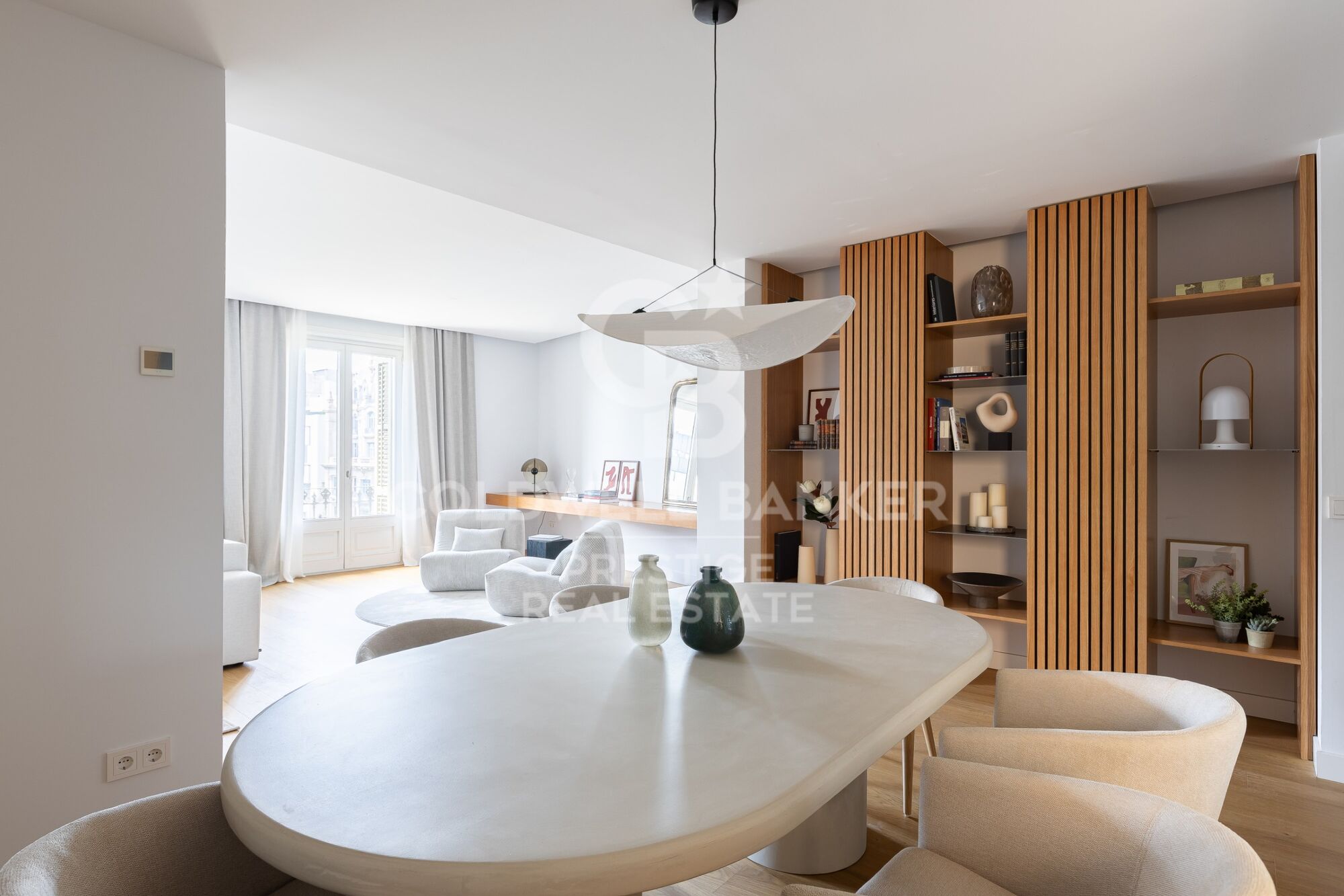Appartement neufs et piscine à Paseo de Gracia.