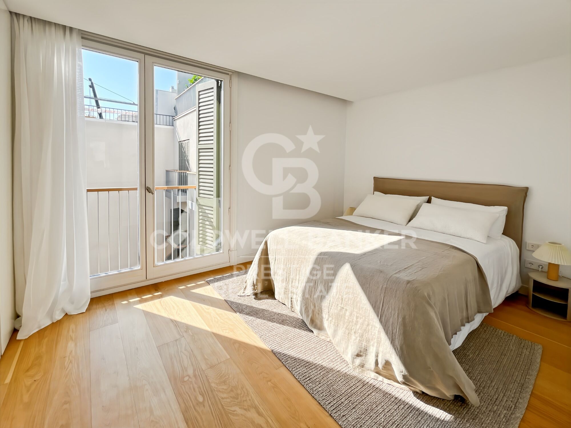 Appartement neufs et piscine à Paseo de Gracia.