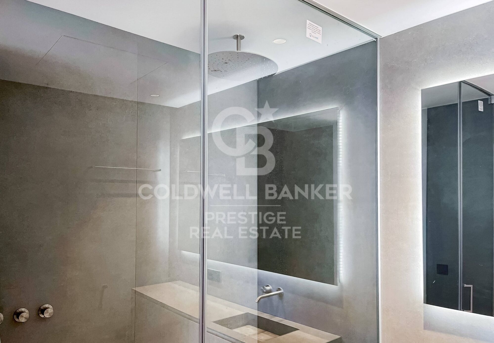 Luxury development with swimming pool in Paseo de Gracia