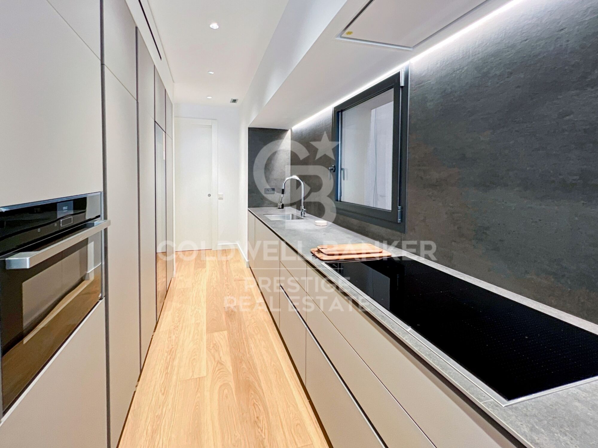 Luxury development with swimming pool in Paseo de Gracia