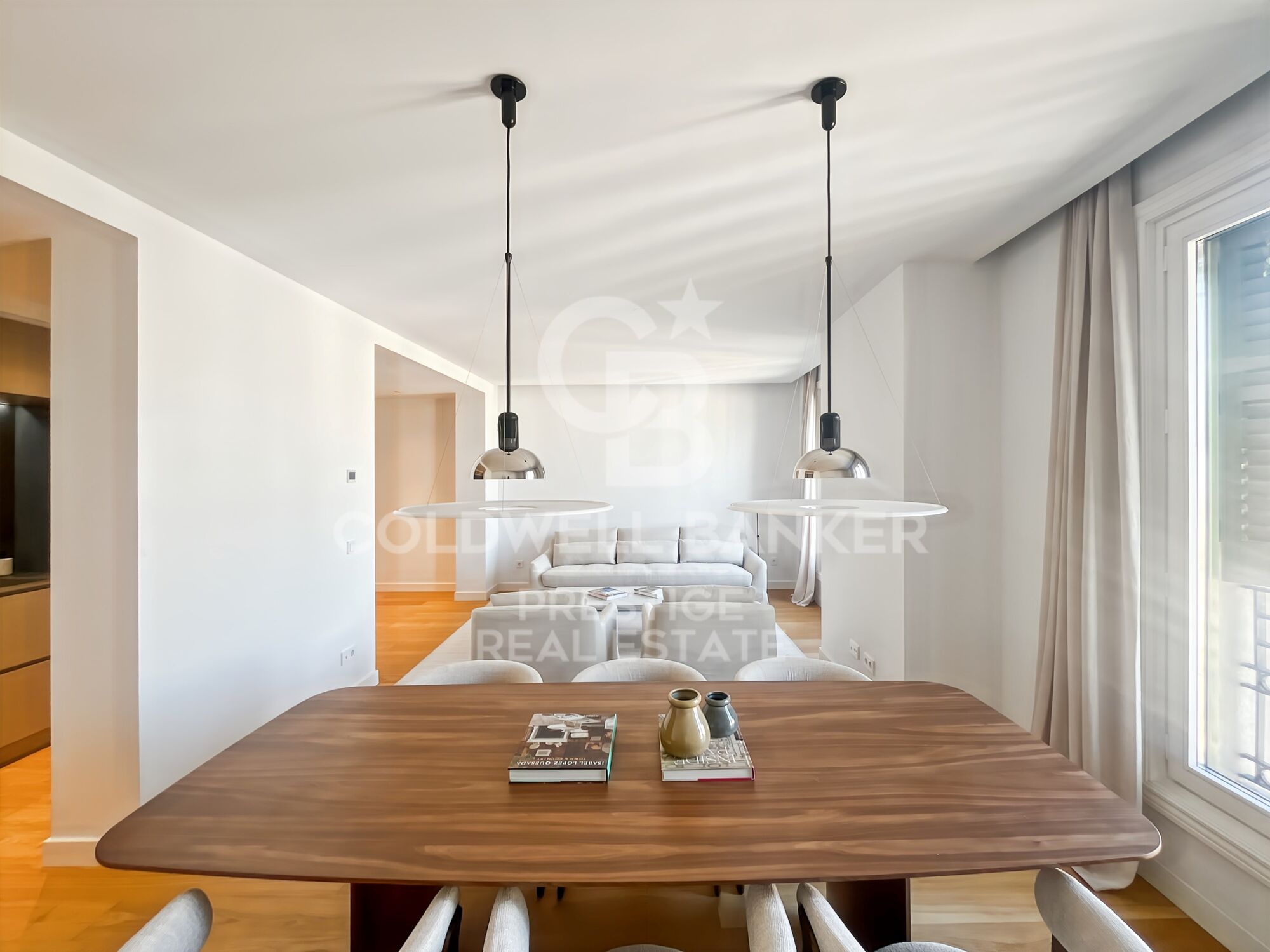 Luxury development with swimming pool in Paseo de Gracia
