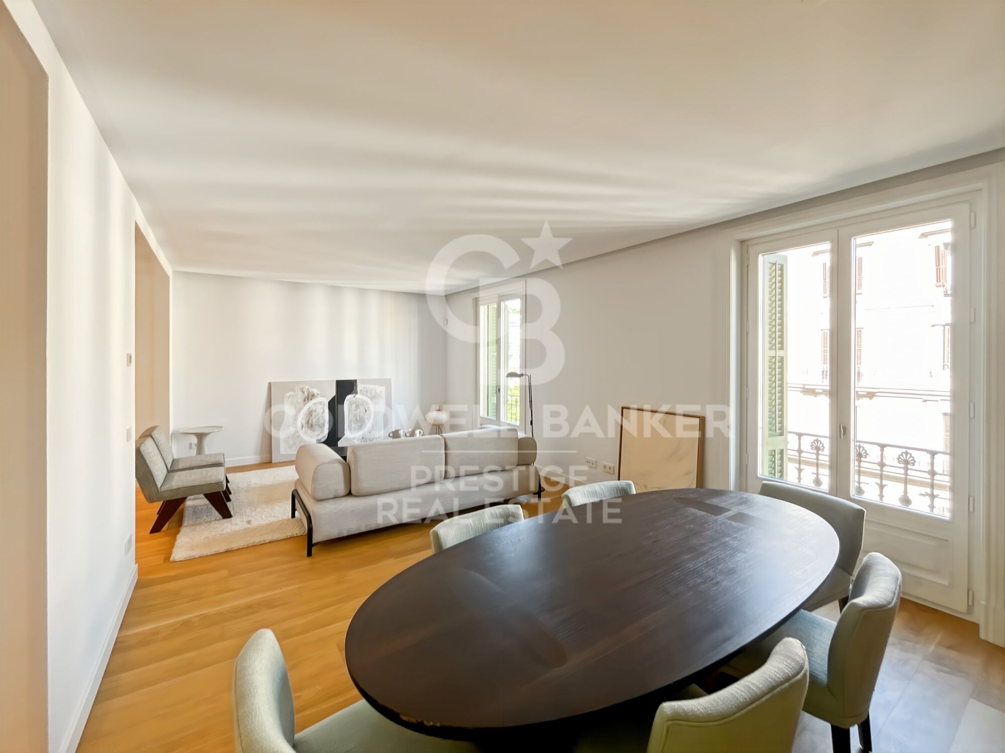 Luxury development with swimming pool in Paseo de Gracia