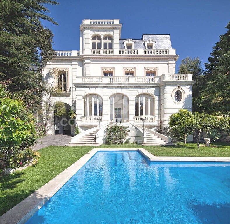 Exclusive neoclassical palace for sale in Pedralbes