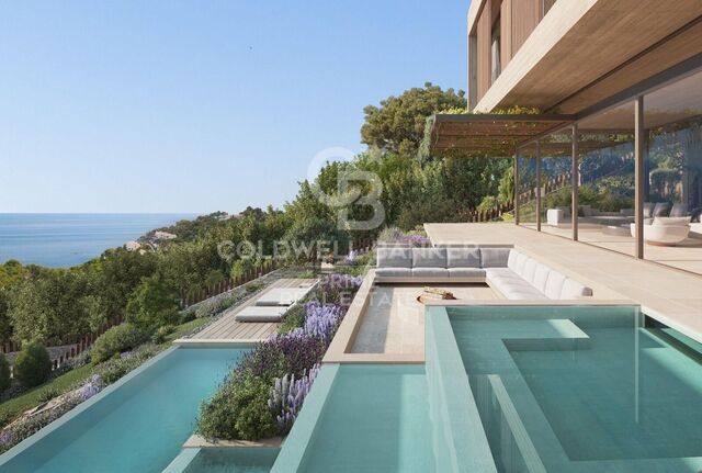 Brand new property for sale with sea views in Begur