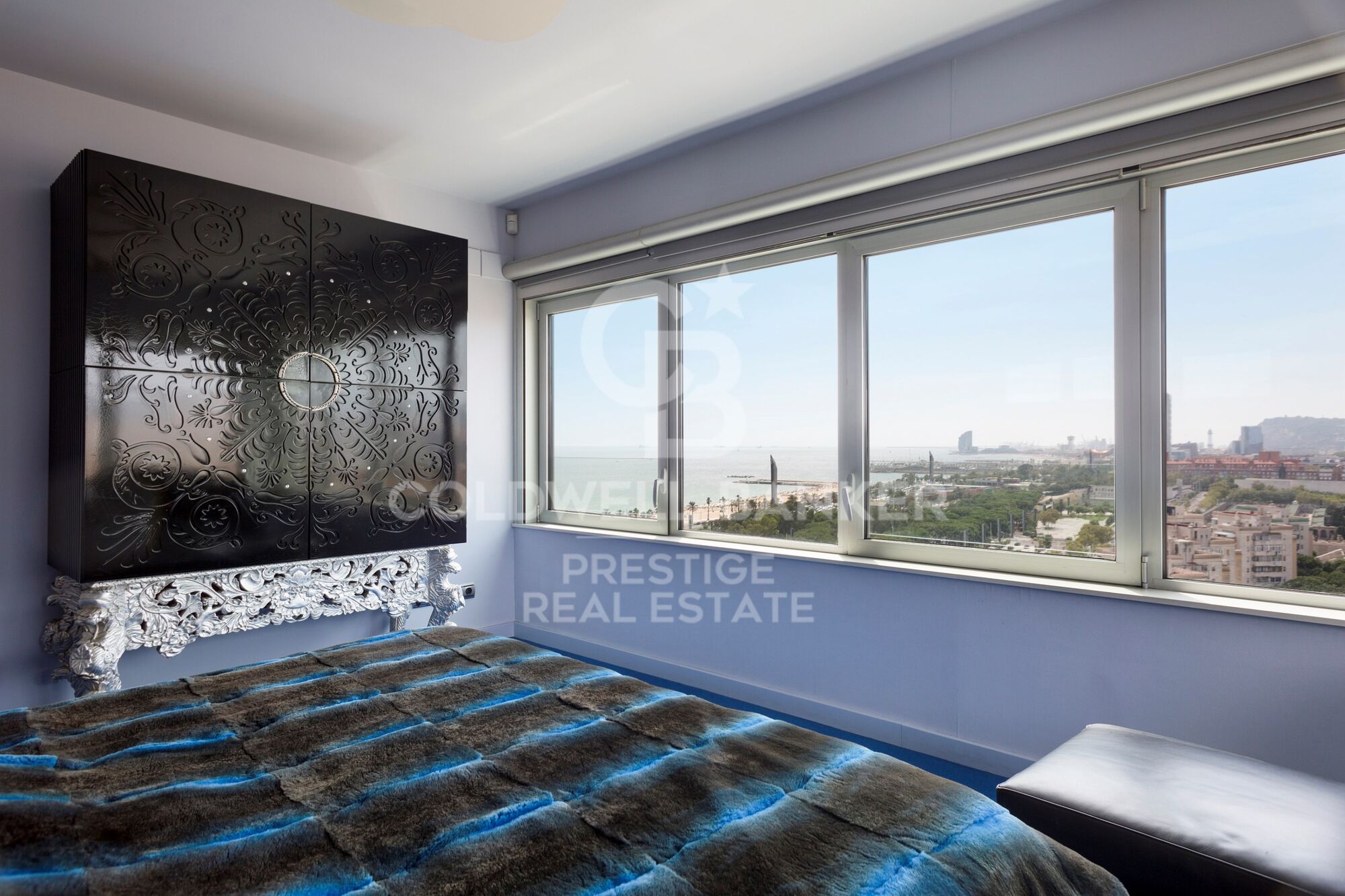 Penthouse for sale with terrace and sea views in Diagonal