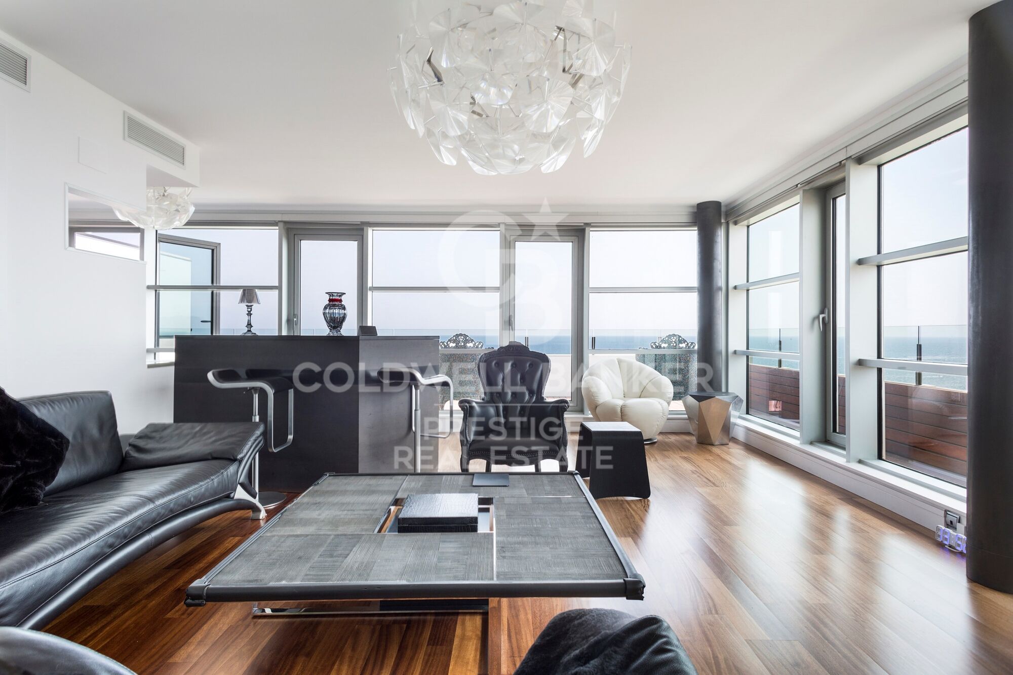 Ático en venta con terraza y vistas al mar en Diagonal