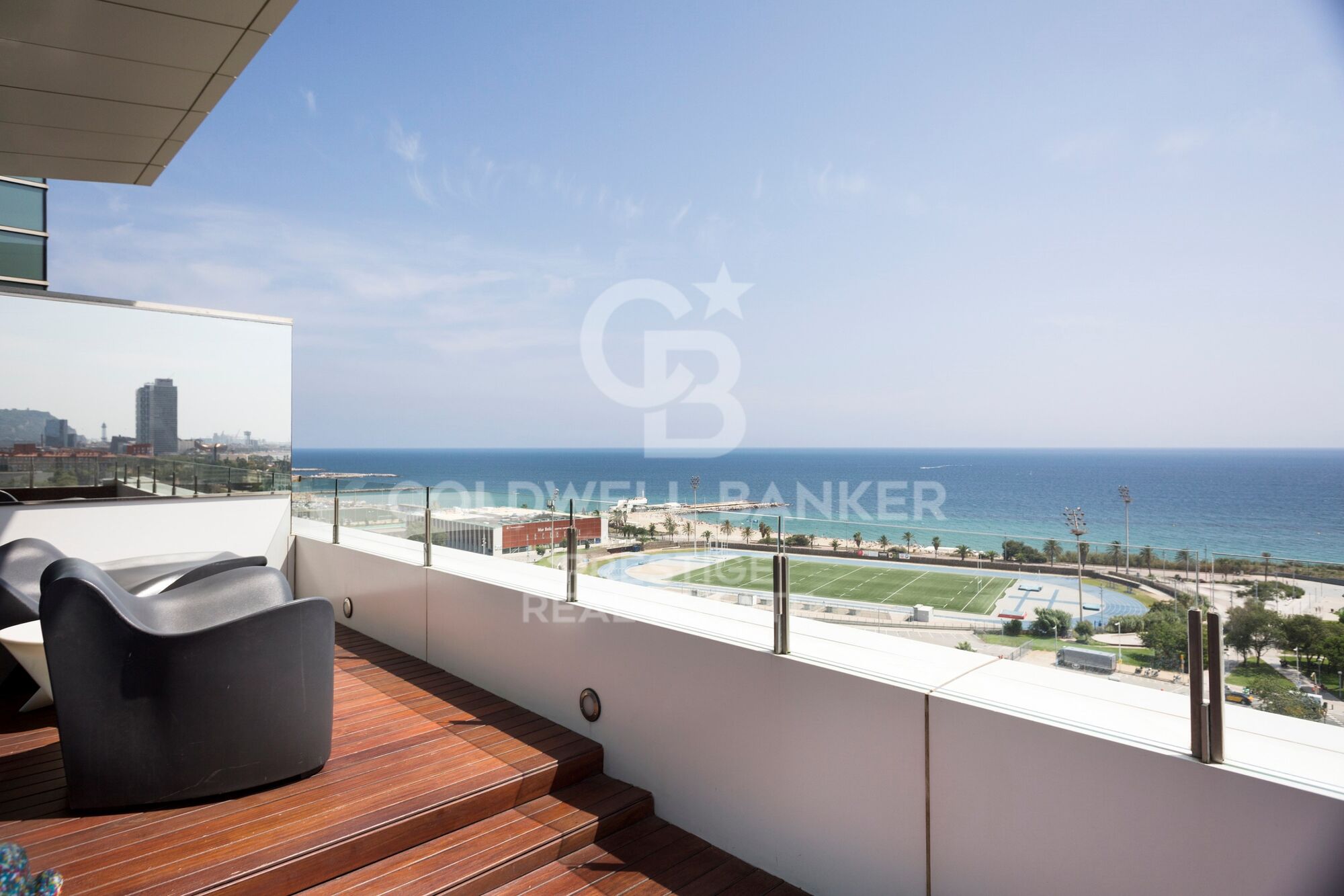 Penthouse for sale with terrace and sea views in Diagonal