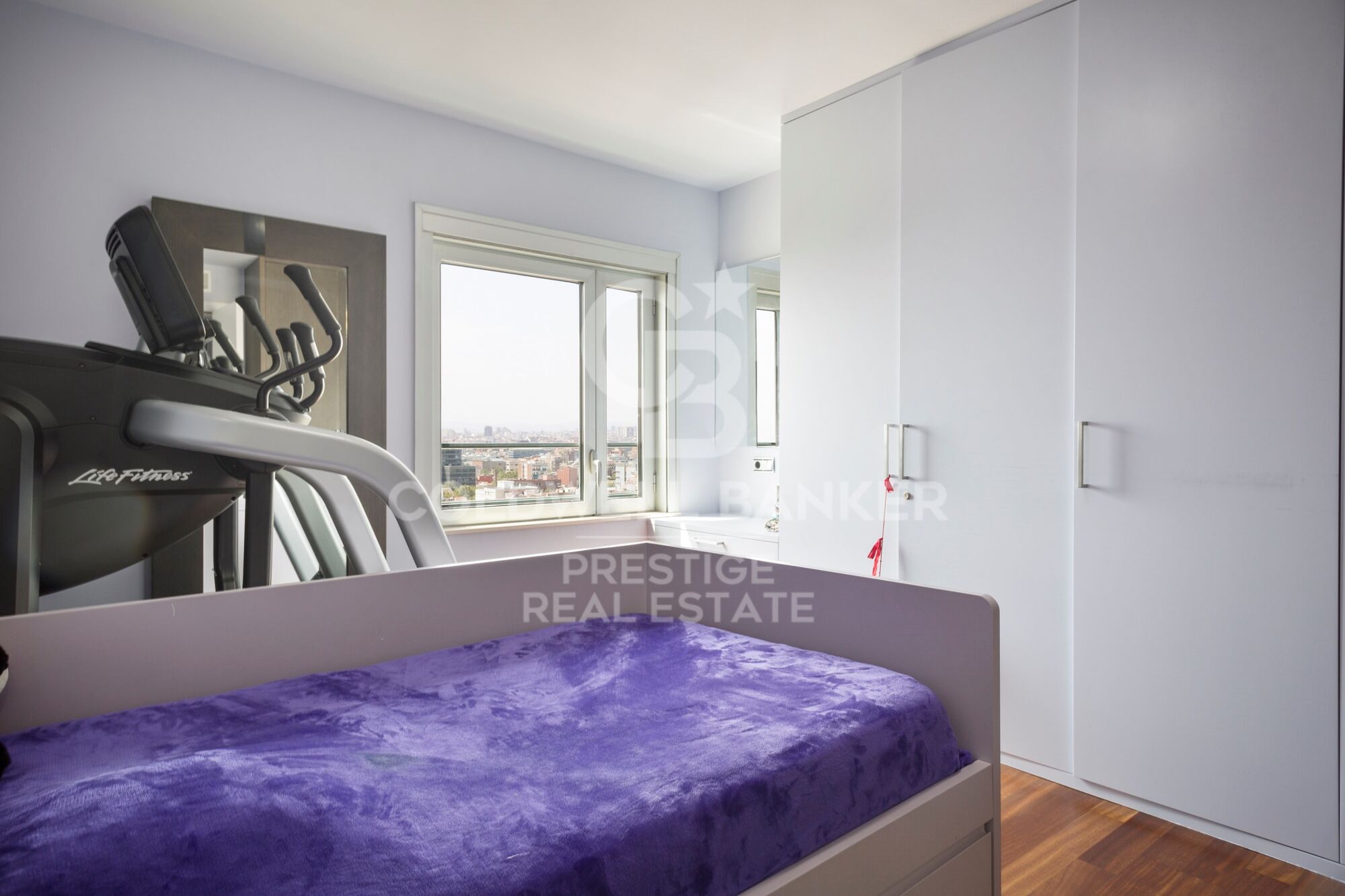 Penthouse for sale with terrace and sea views in Diagonal