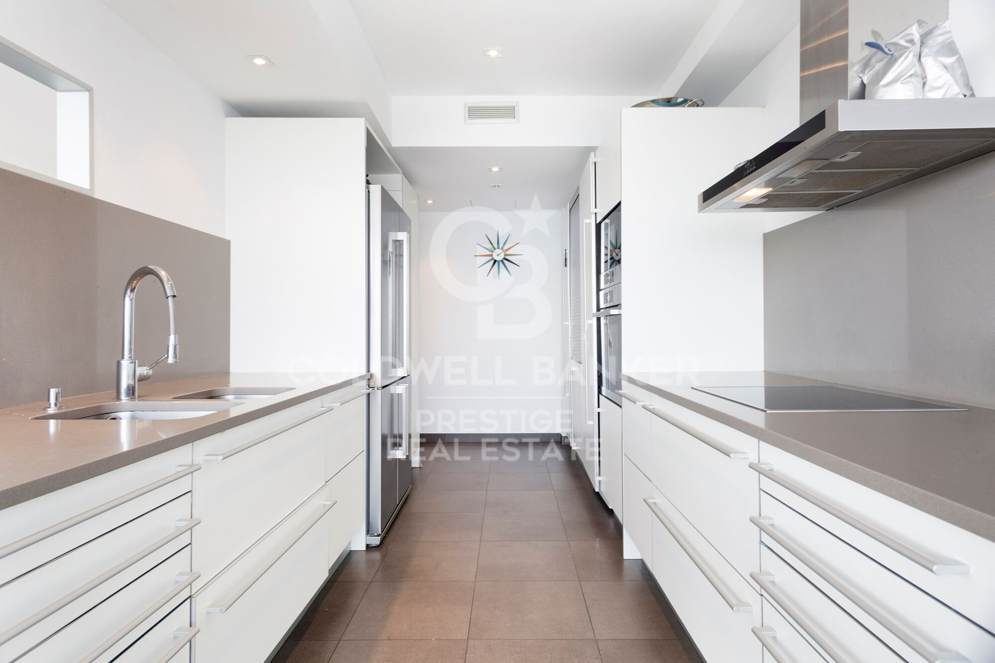 Penthouse for sale with terrace and sea views in Diagonal