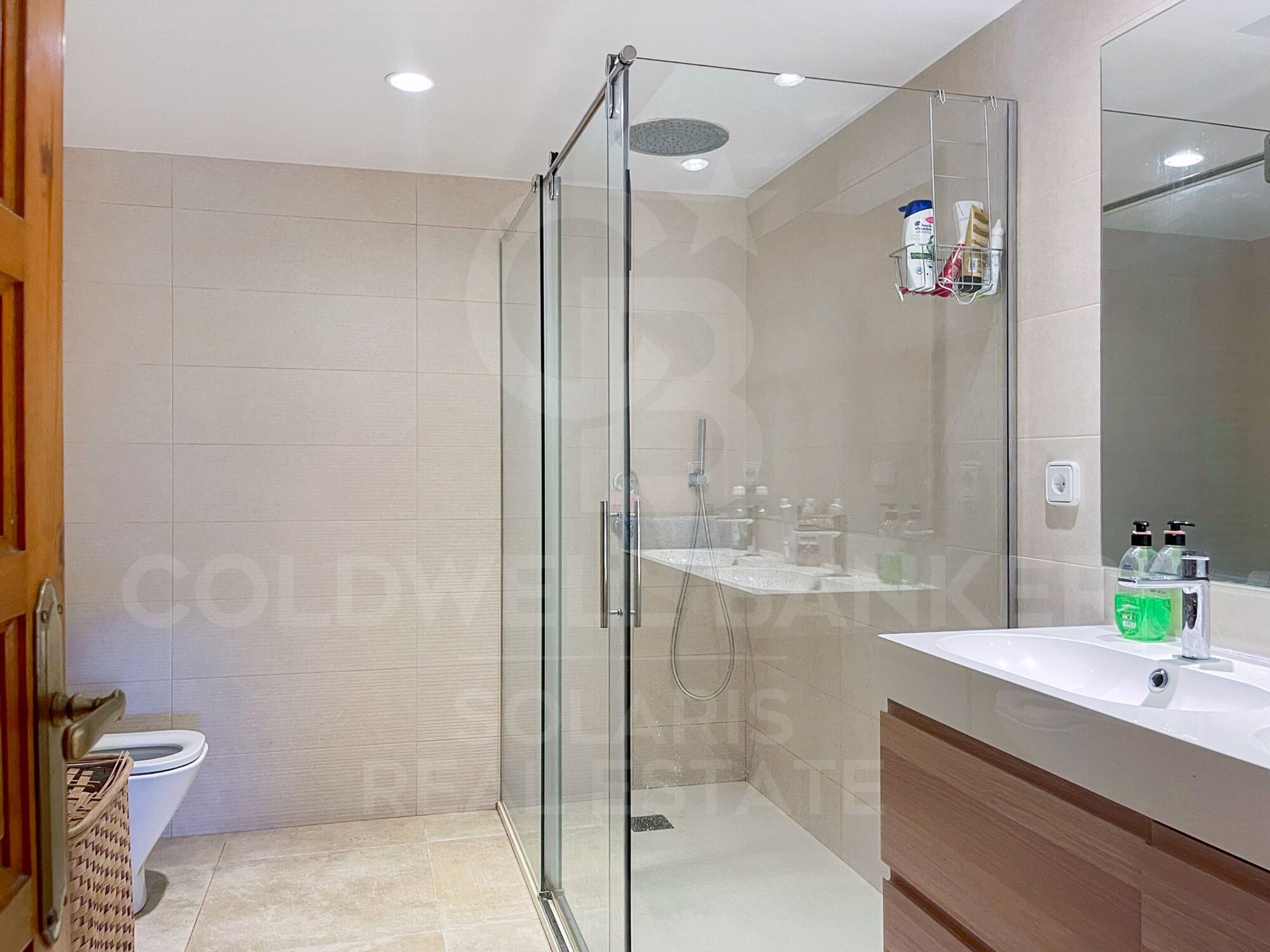 Chalet 5BR avec une vue infinie. Près du Golf Club