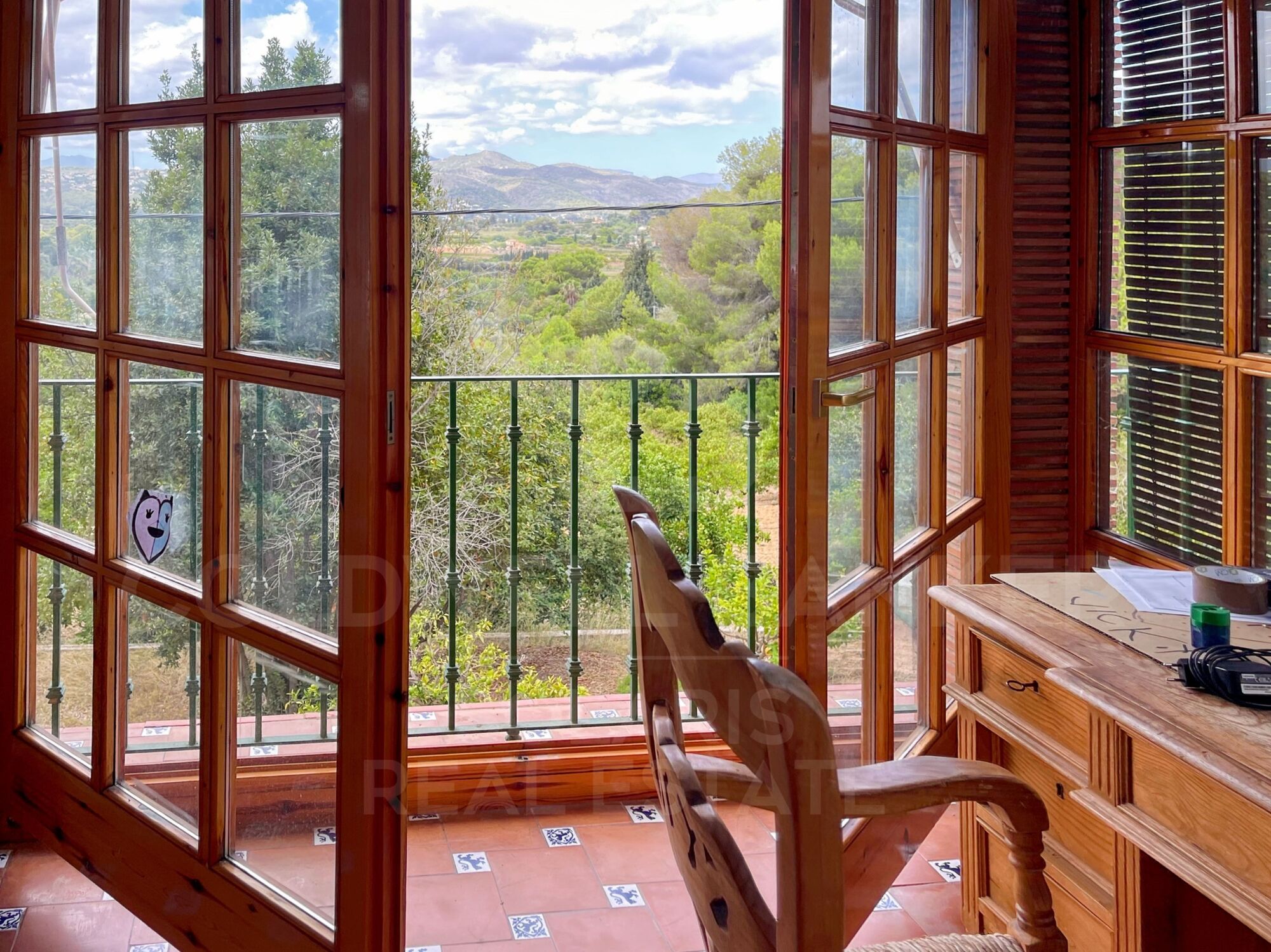 5Bed country house with infinite views. Near the Golf Club