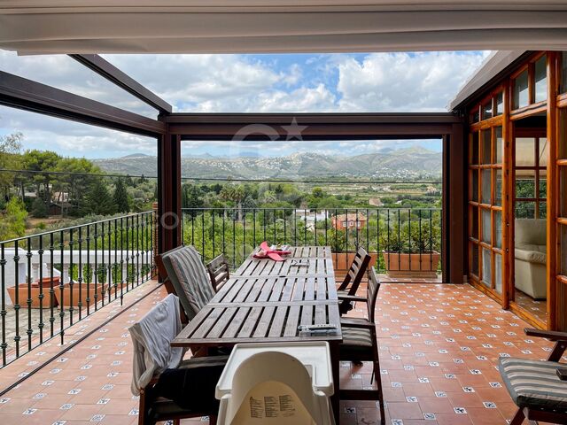 5Bed country house with infinite views. Near the Golf Club