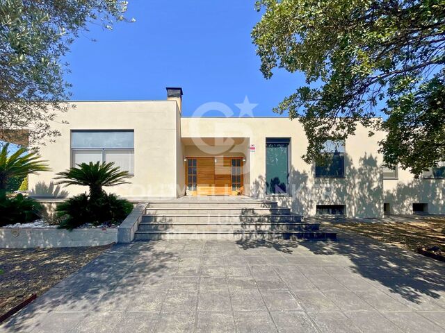 Luxury house in the Golf de Peralada with pool and garage
