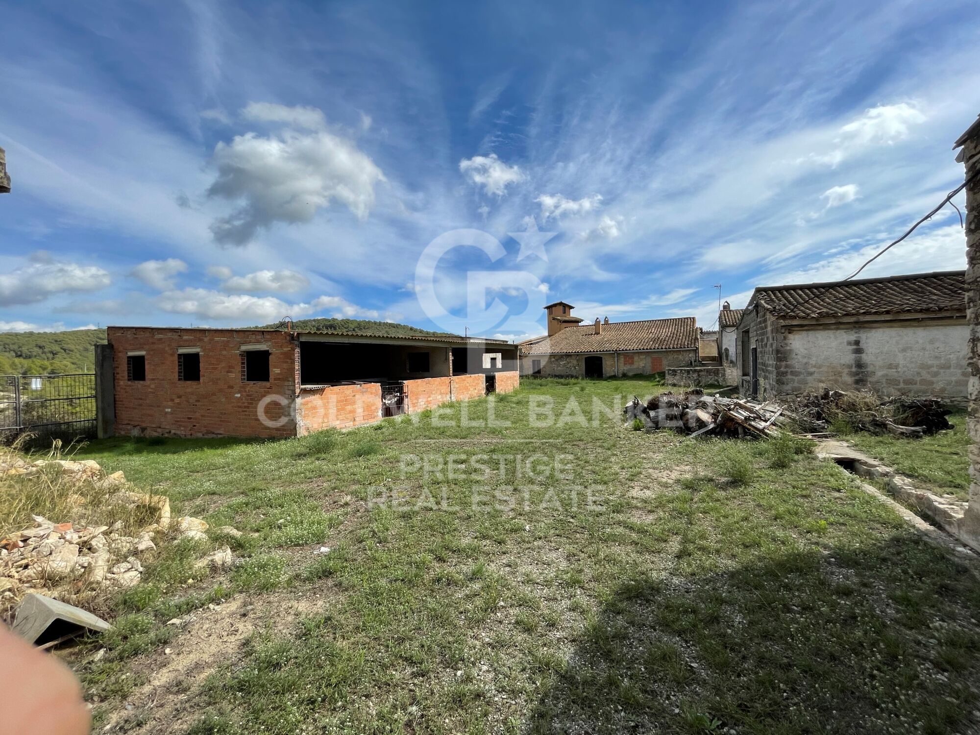 Catalan country estate for sale from the 13th century near Sitges