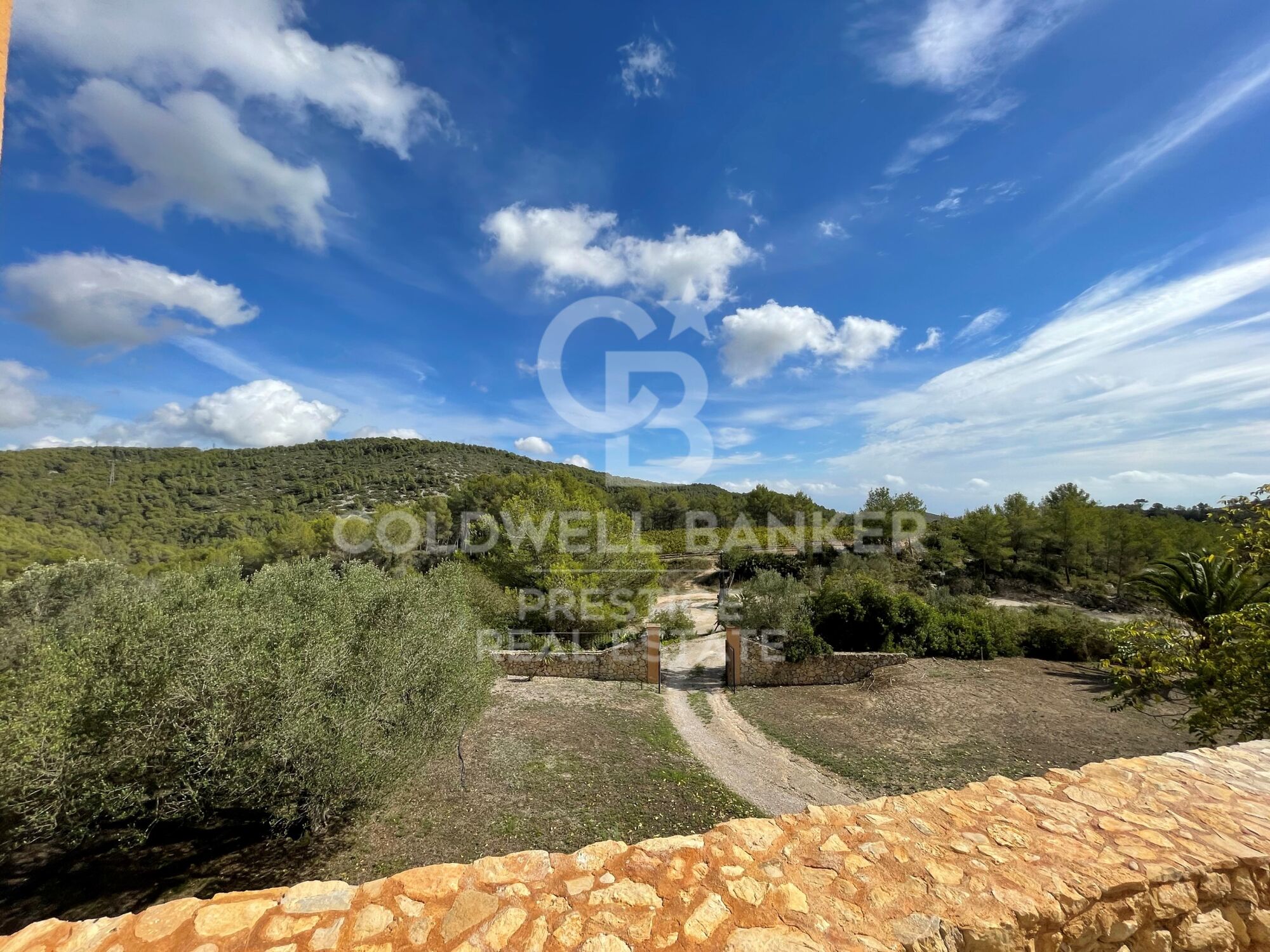 Catalan country estate for sale from the 13th century near Sitges