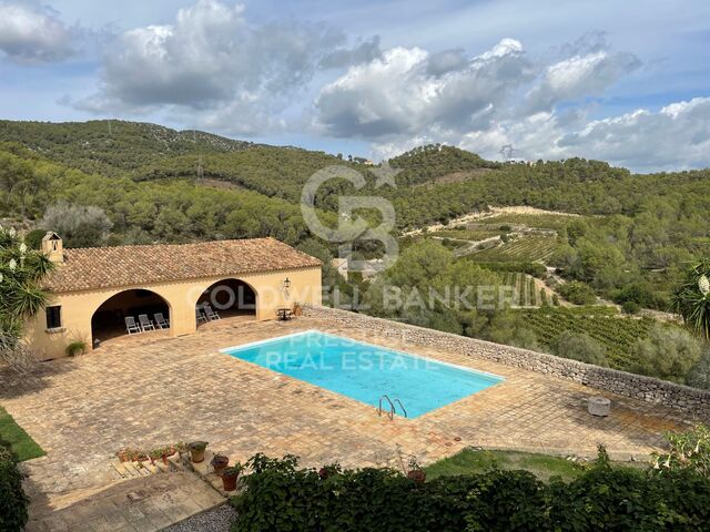 Catalan country estate for sale from the 13th century near Sitges
