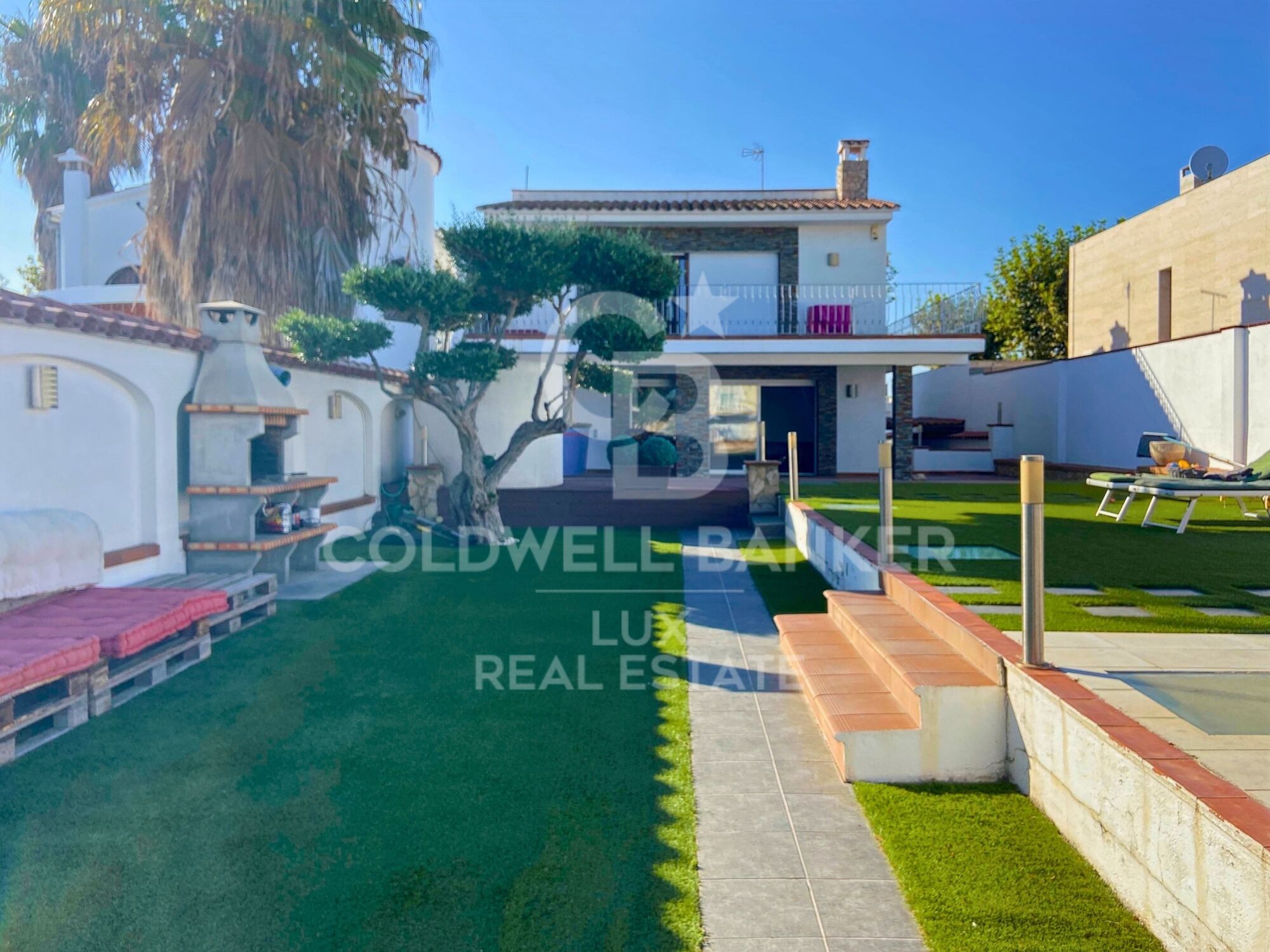 Unique luxury villa with 20m boat garage in Empuriabrava