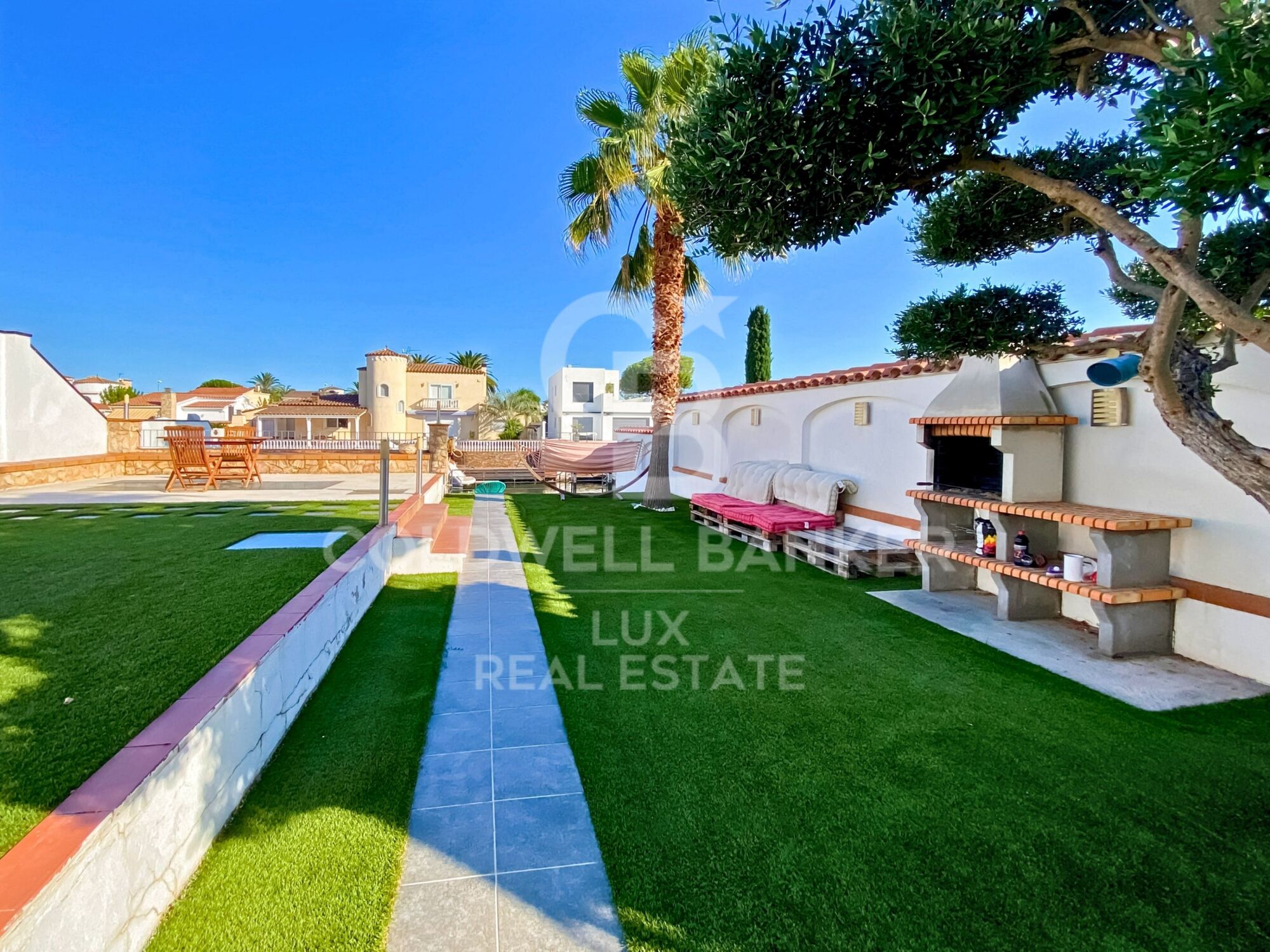 Unique luxury villa with 20m boat garage in Empuriabrava