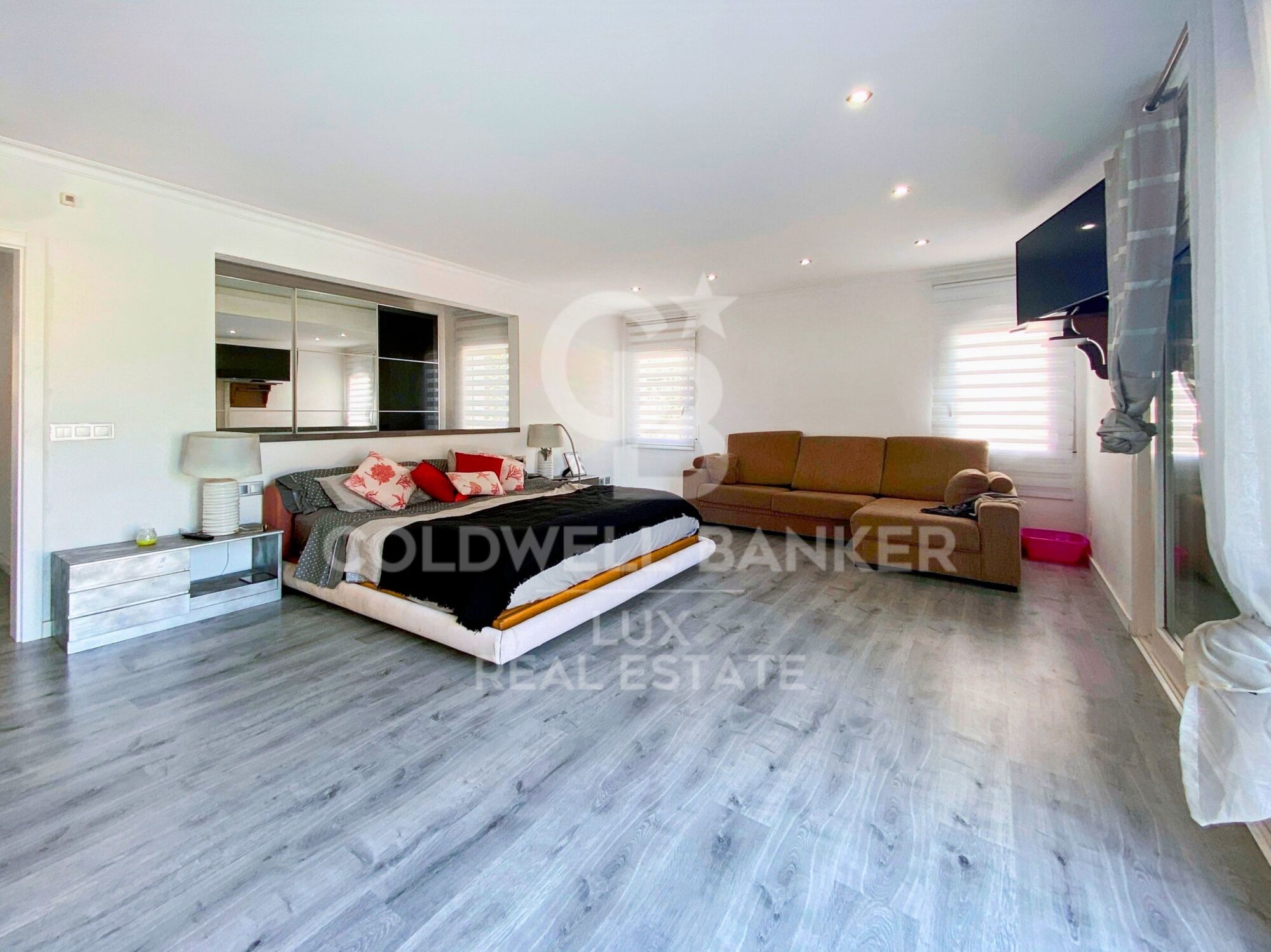 Einzigartige Luxusvilla mit 20m Bootsgarage in Empuriabrava