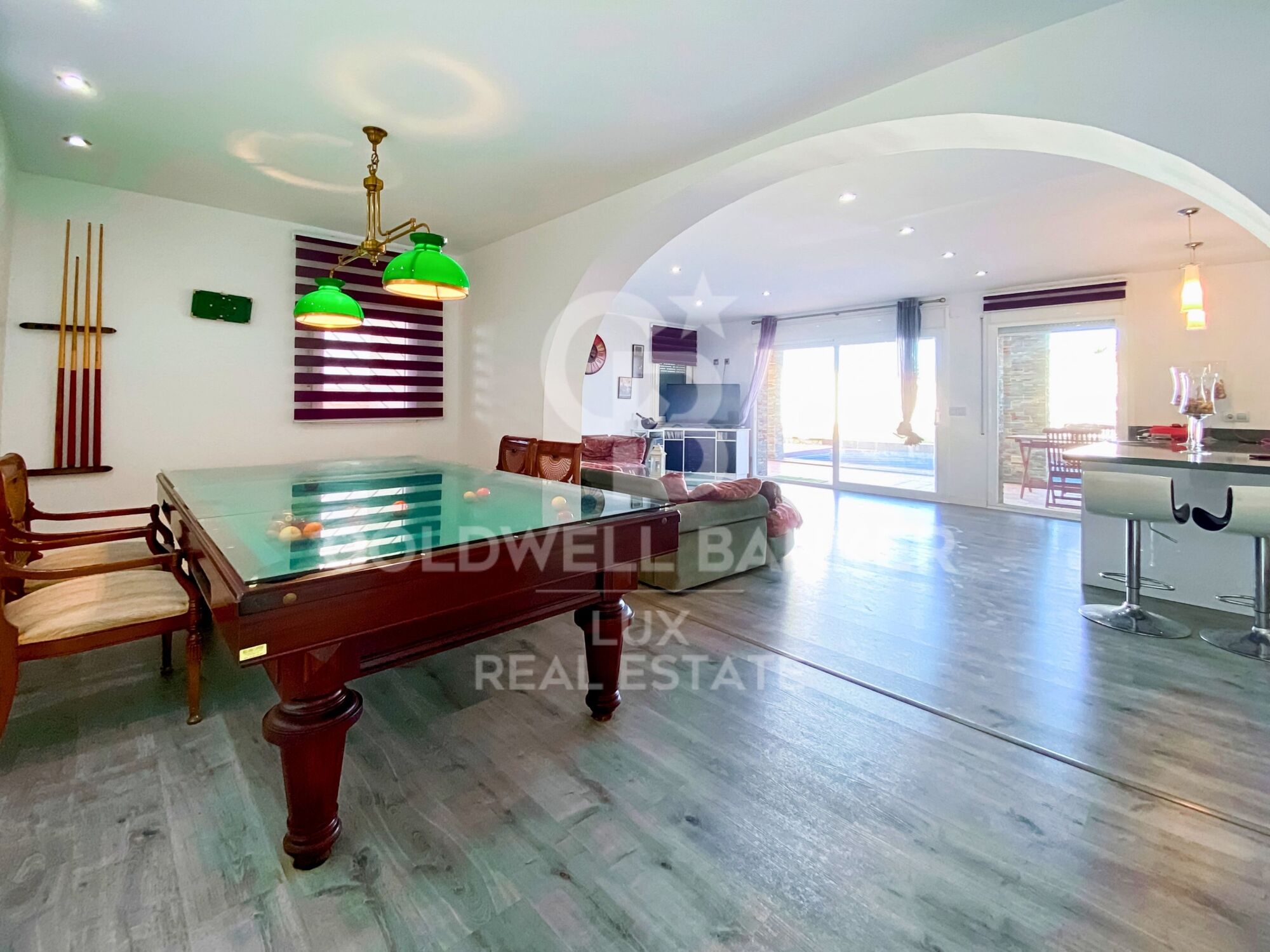 Villa de lujo única con garaje para barcos de 20 m en Empuriabrava
