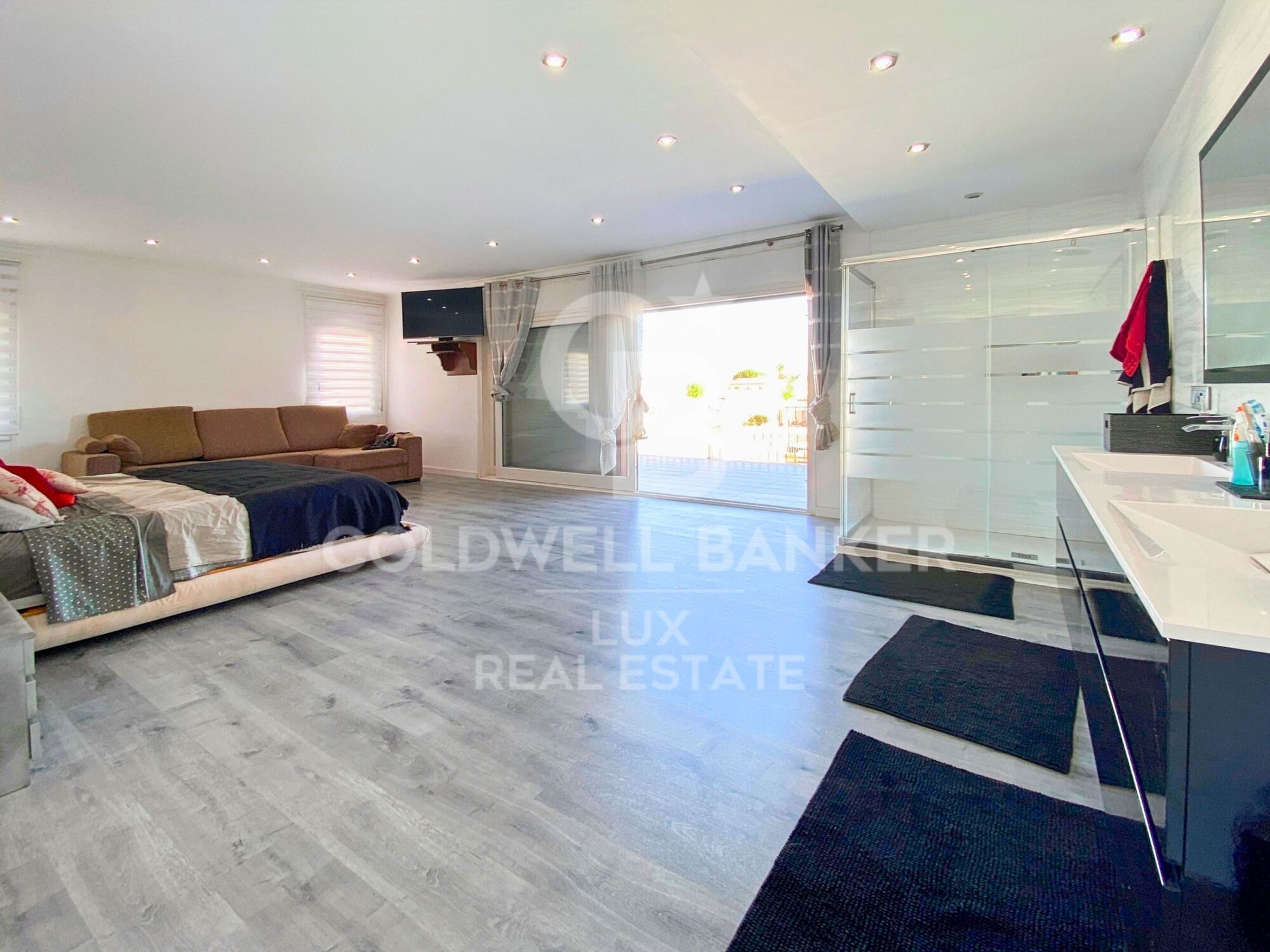 Einzigartige Luxusvilla mit 20m Bootsgarage in Empuriabrava