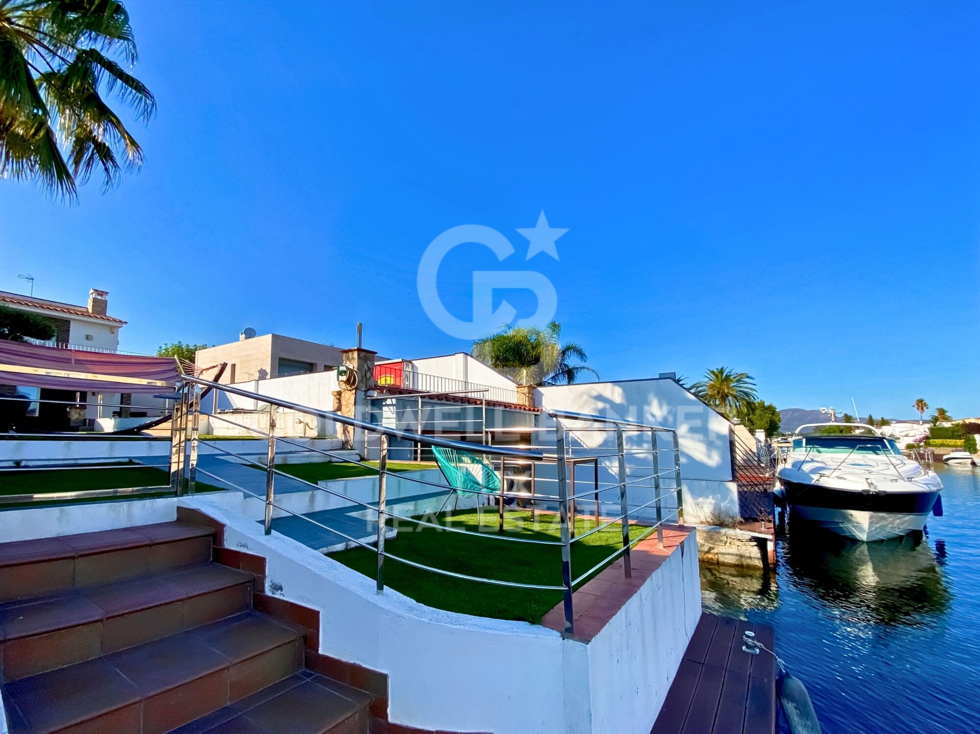 Villa de luxe unique avec garage à bateaux de 20m à Empuriabrava