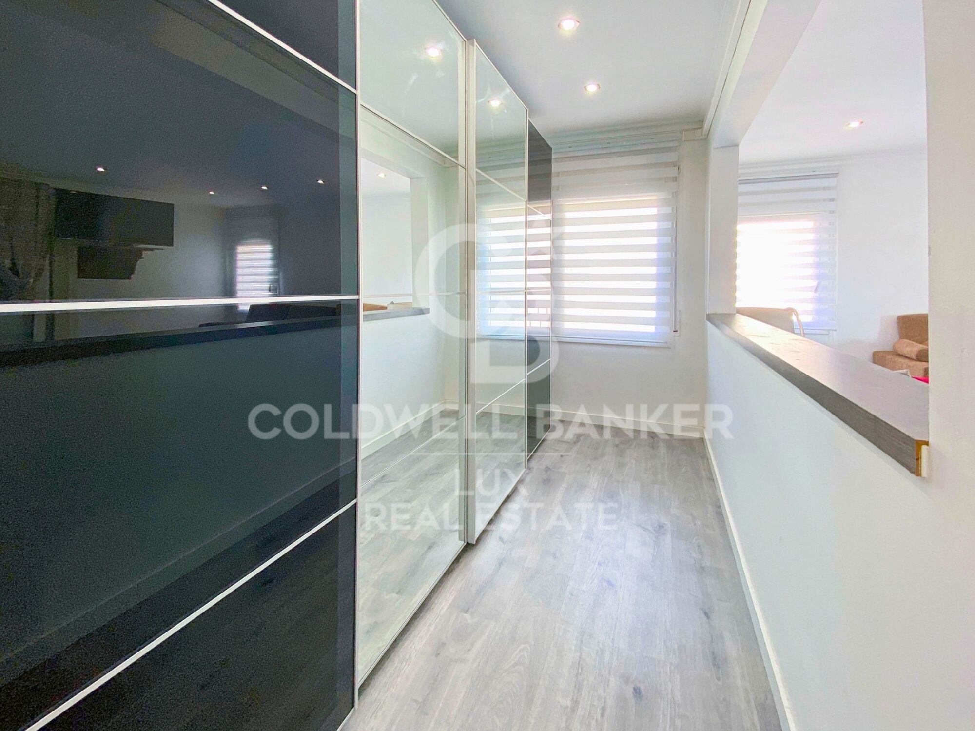 Villa de lujo única con garaje para barcos de 20 m en Empuriabrava