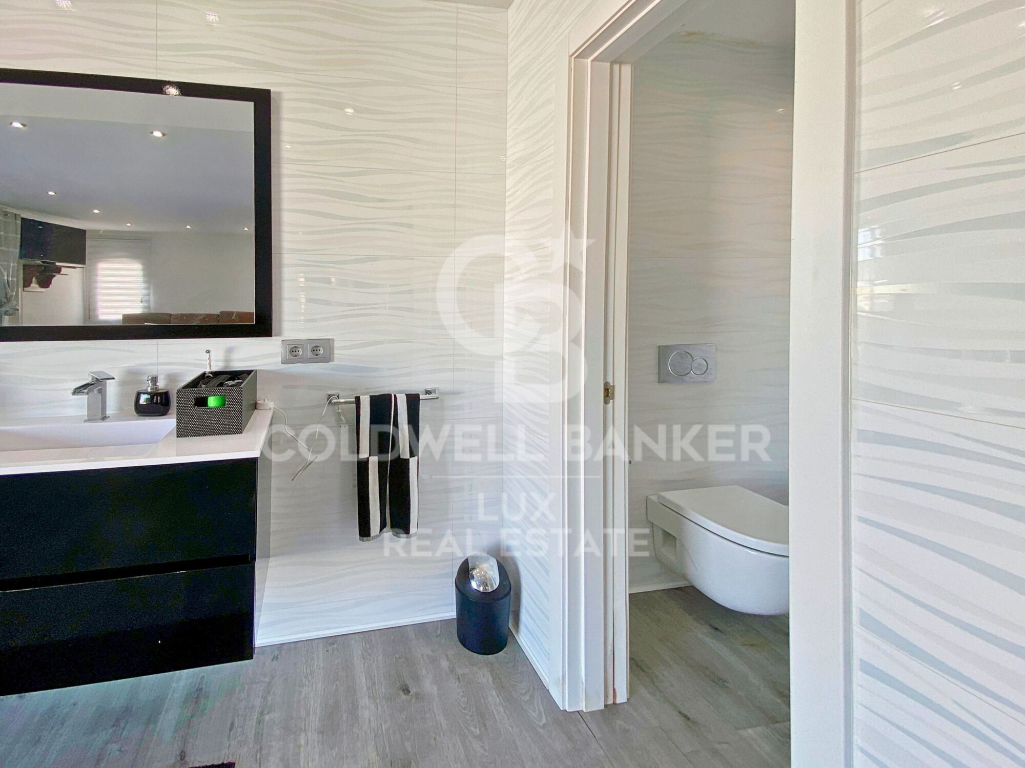 Villa de lujo única con garaje para barcos de 20 m en Empuriabrava