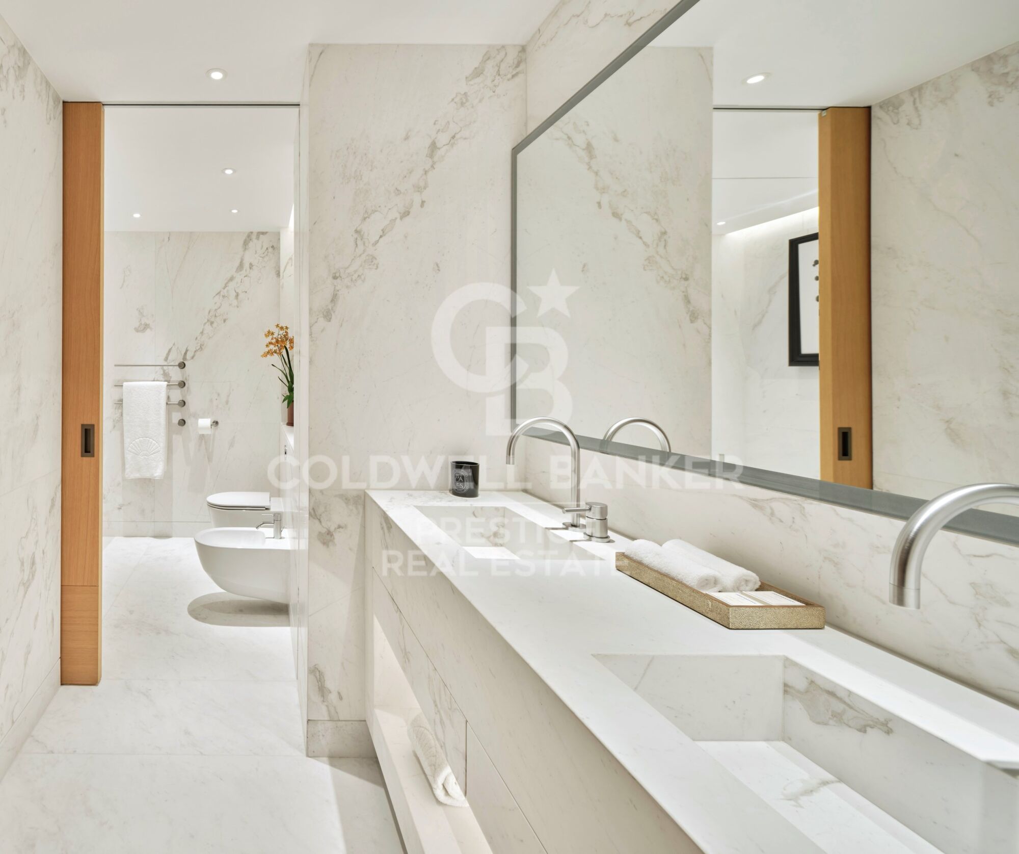 Piso en venta de dos dormitorios y despacho en Mandarín Residences