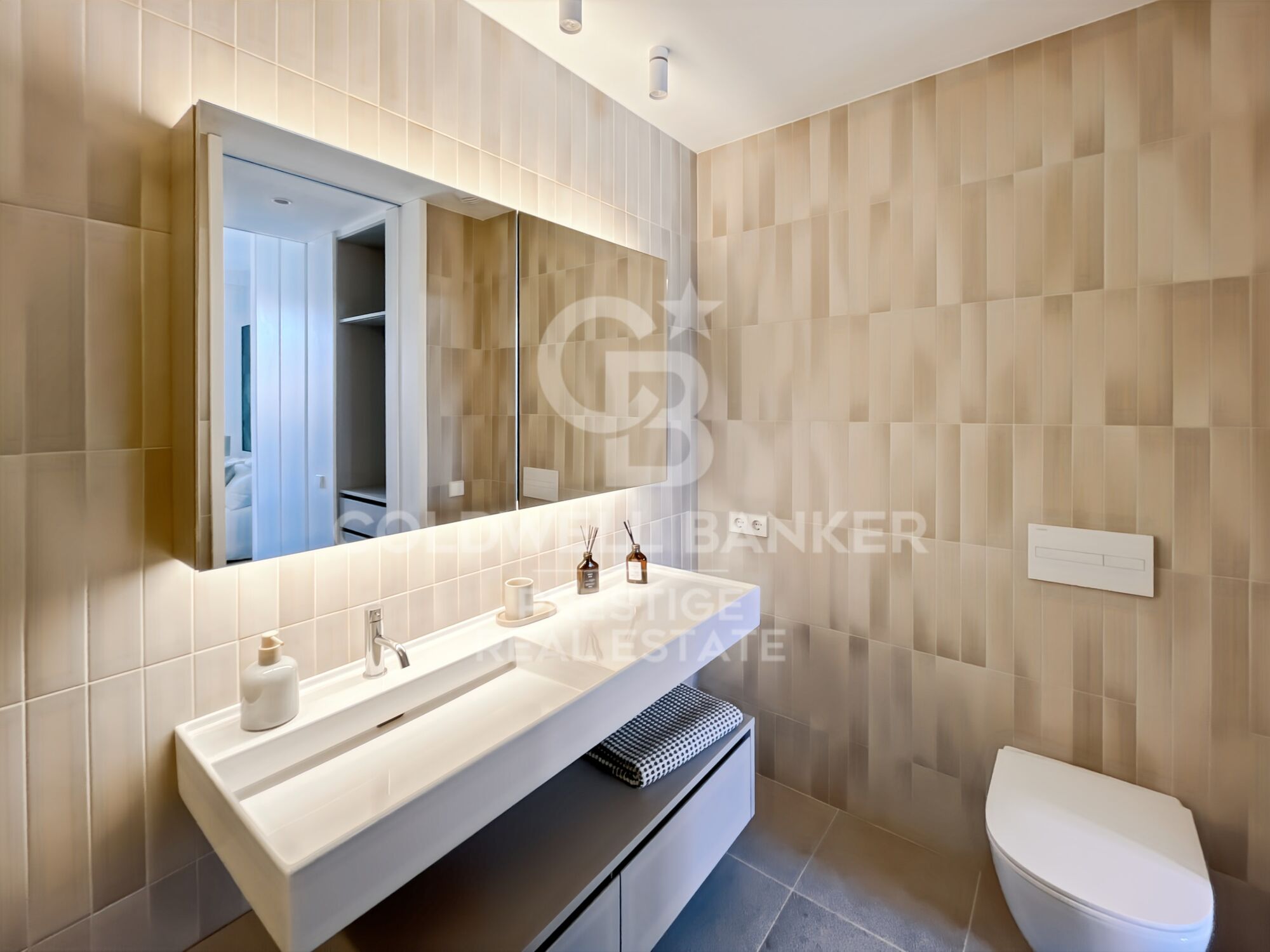 New-build flat for sale on Rambla Cataluña