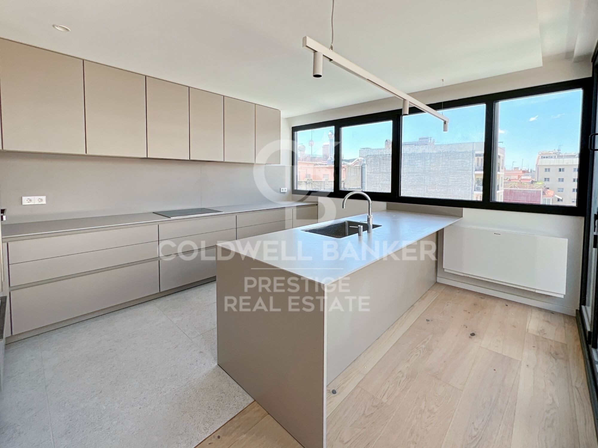 Luxury penthouse for sale on the iconic Rambla Catalunya