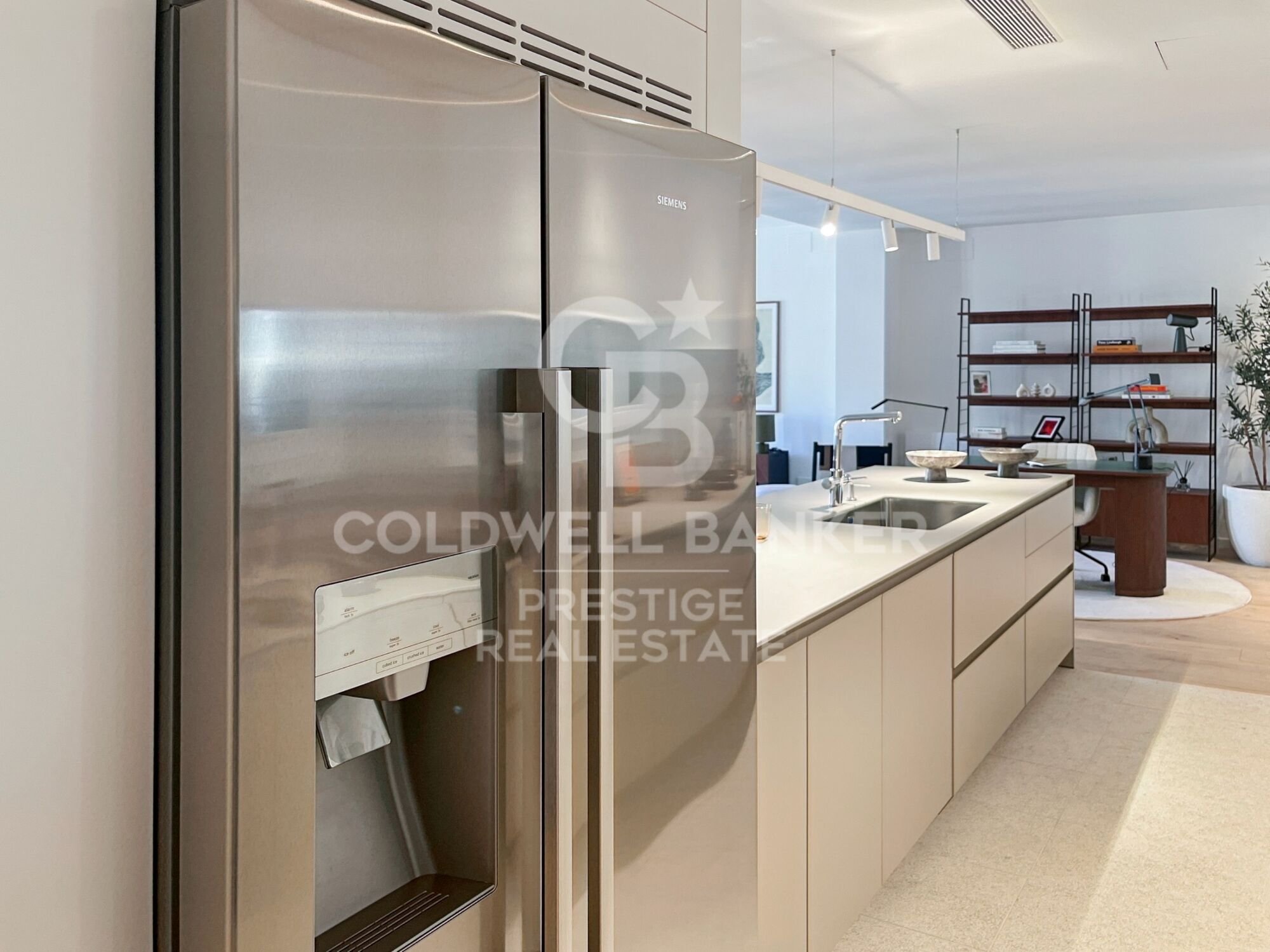 Luxury flat for sale in a prime location on the iconic Rambla Catalunya