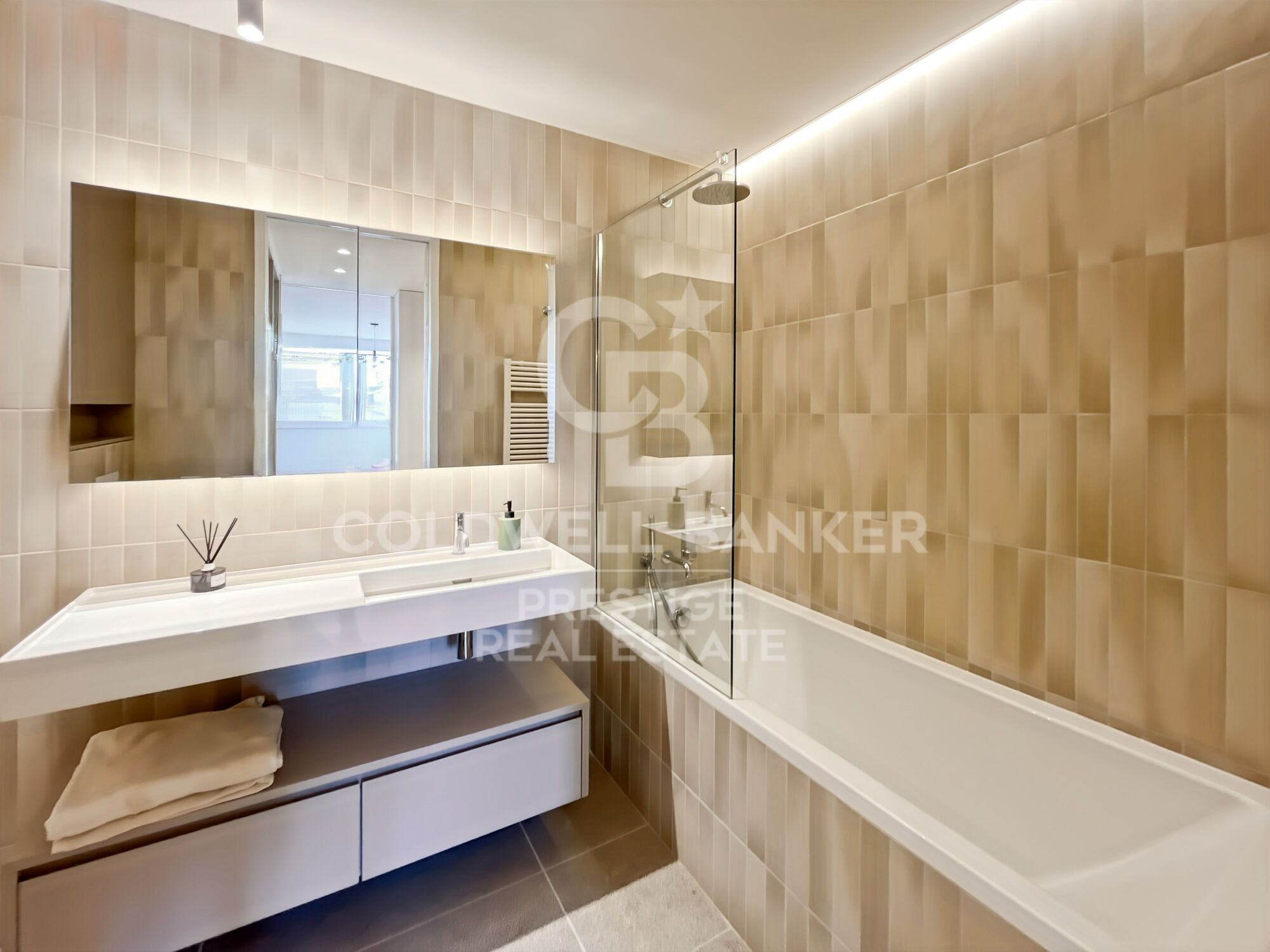 Luxury flat for sale on iconic Rambla Catalunya