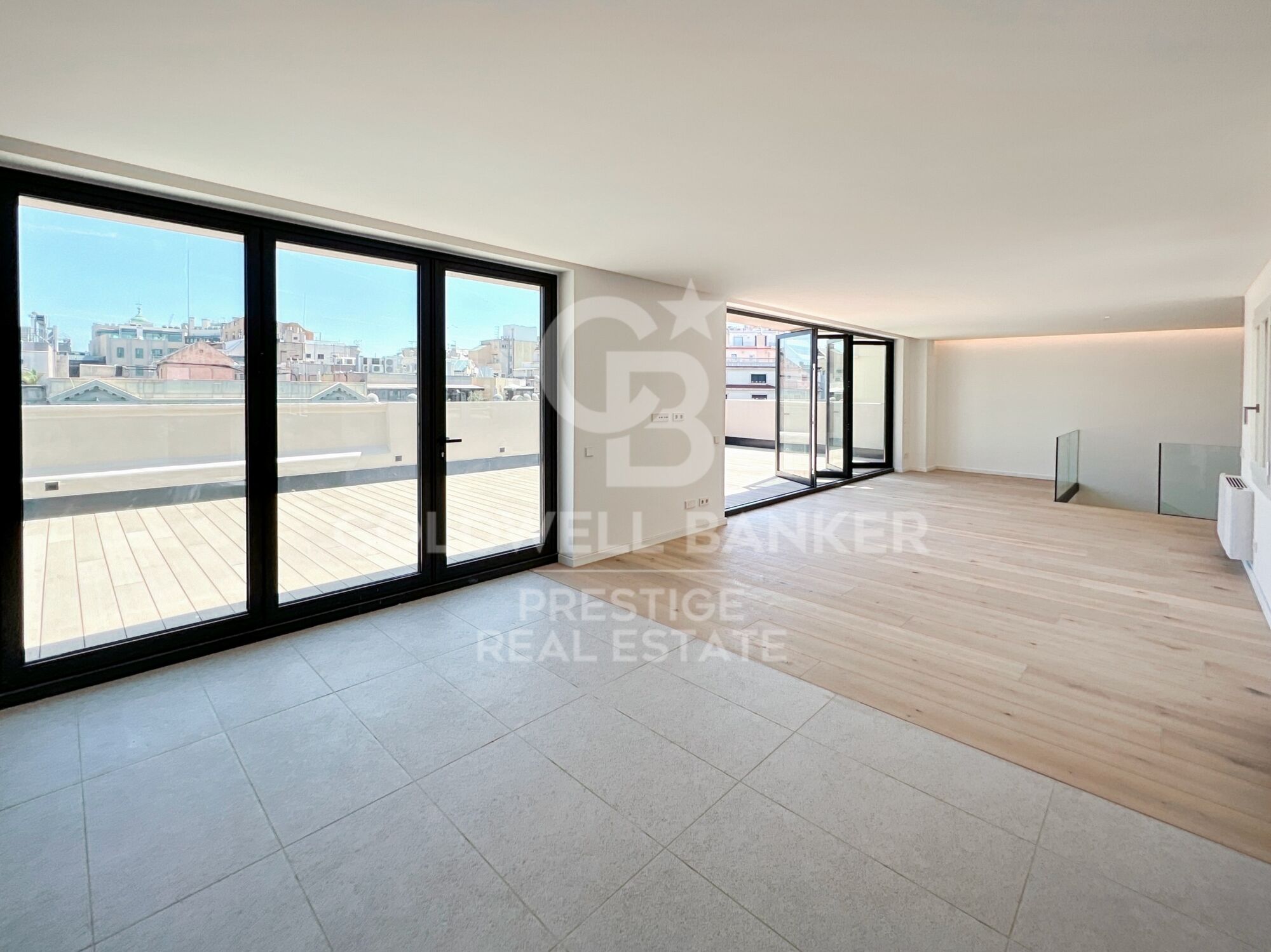 Àtic dúplex d'obra nova amb terrassa en venda a la Rambla de Catalunya