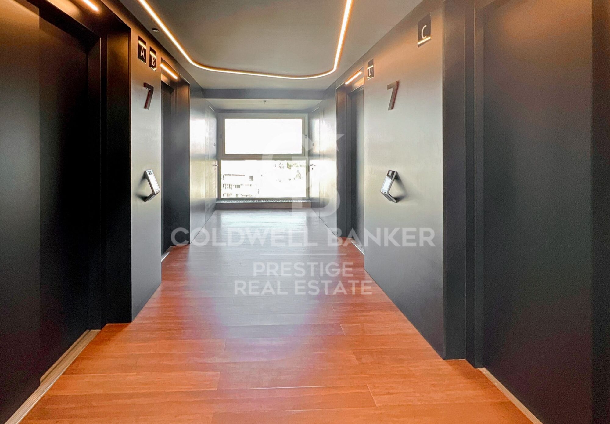 Appartement récent à vendre avec vue sur la mer sur la Diagonale.