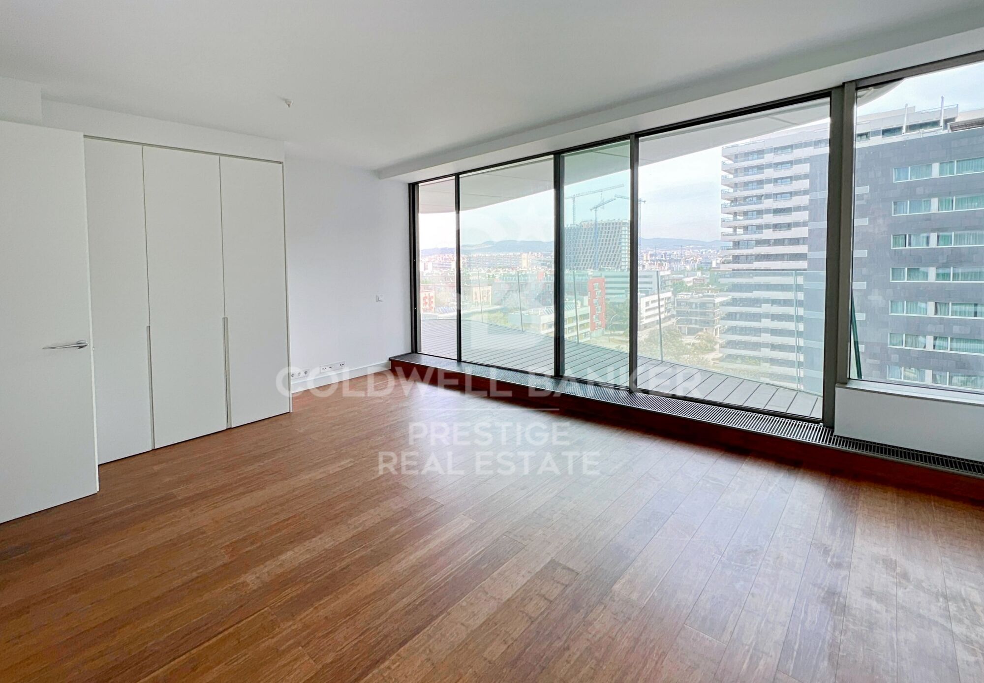 Piso de obra nueva en venta con vistas al mar