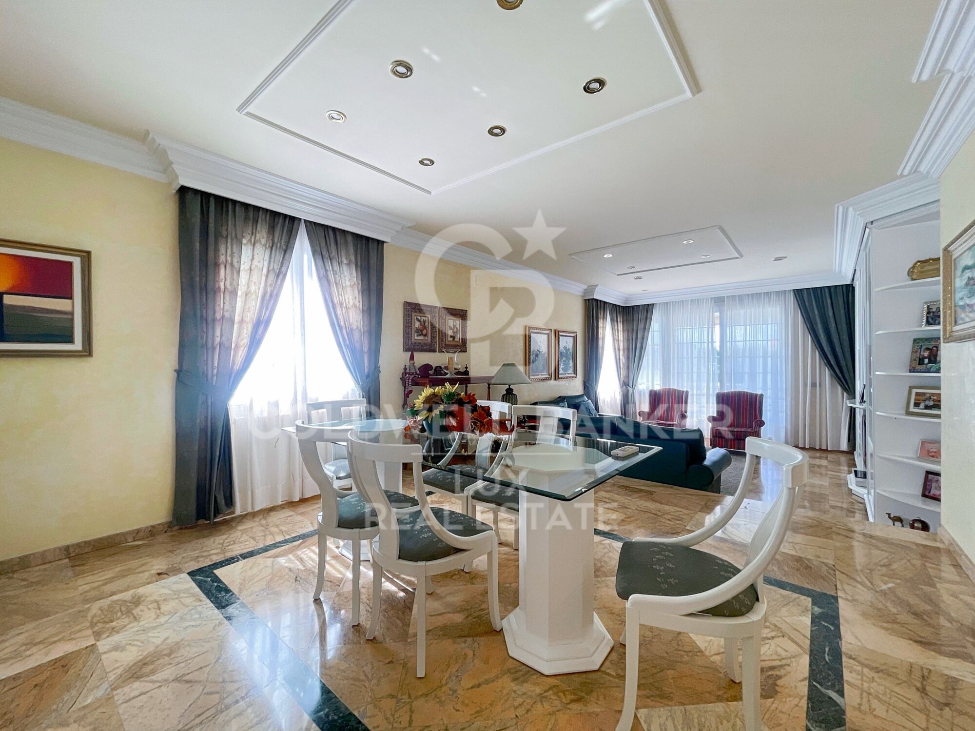 5-bedroom house with pool and spacious basement