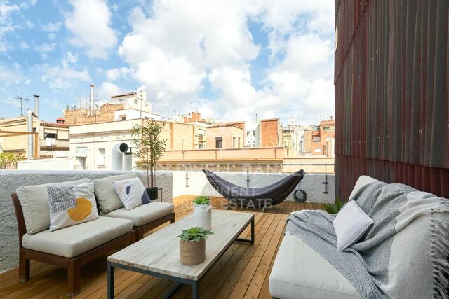 Duplex penthouse flambant neuf avec terrasse à Vila de Gràcia