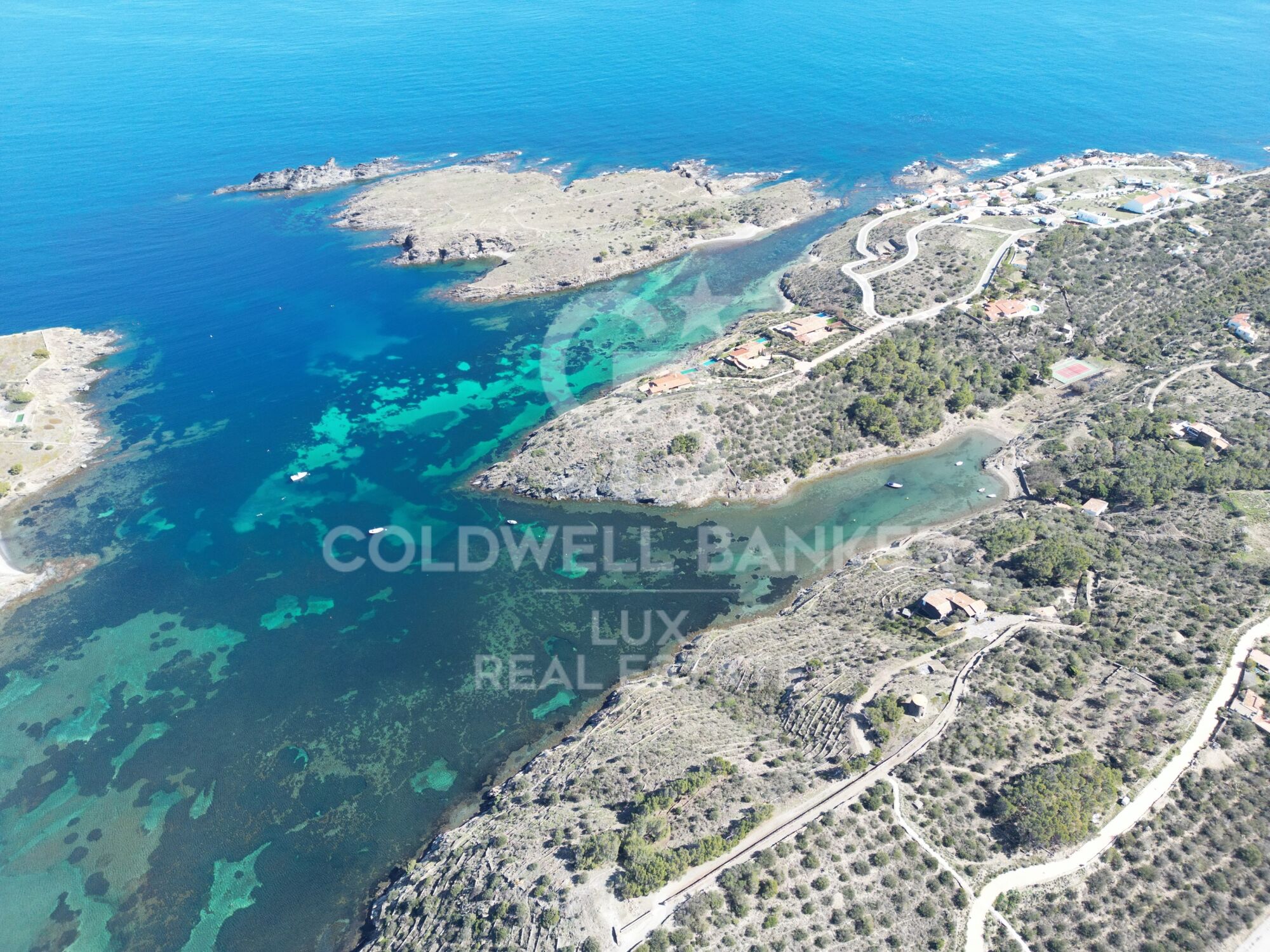 En constrcucción! Villa en parcela de 800 m2 en Caials-Cadaqués, Costa Brava