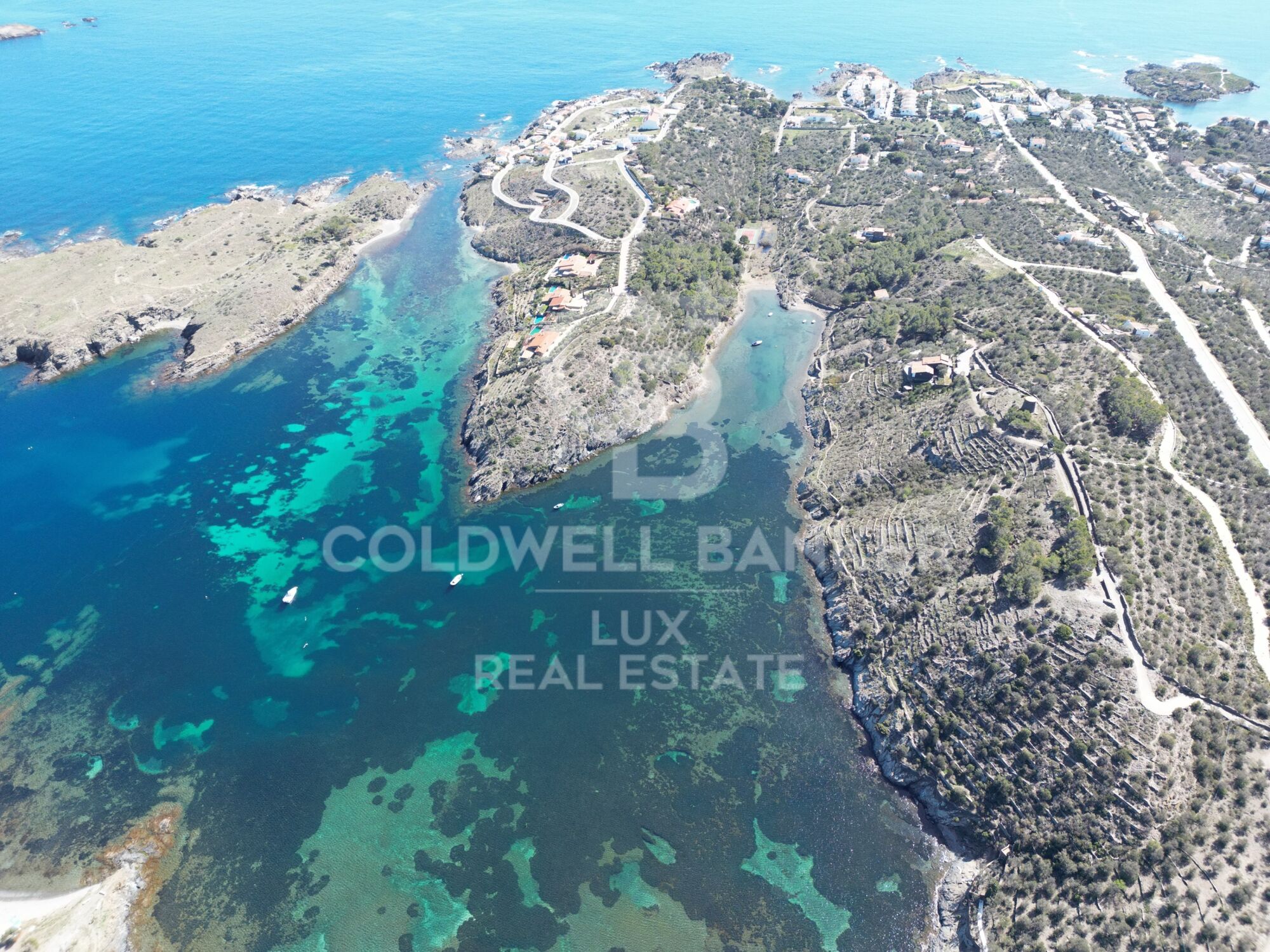 En constrcucción! Villa en parcela de 800 m2 en Caials-Cadaqués, Costa Brava