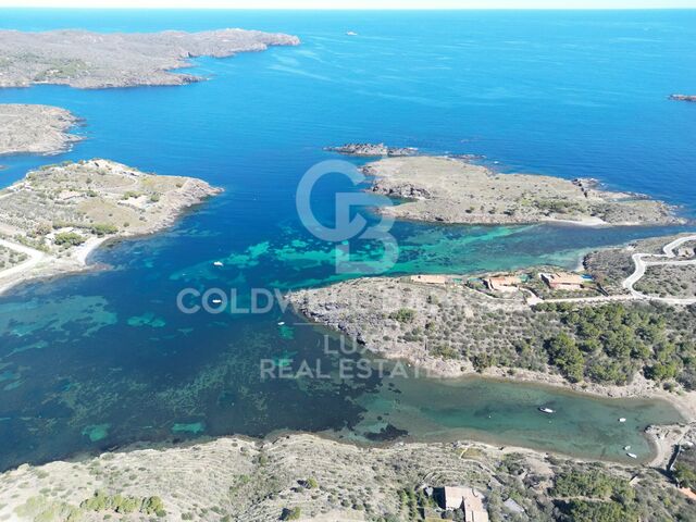 En constrcucción! Villa en parcela de 800 m2 en Caials-Cadaqués, Costa Brava