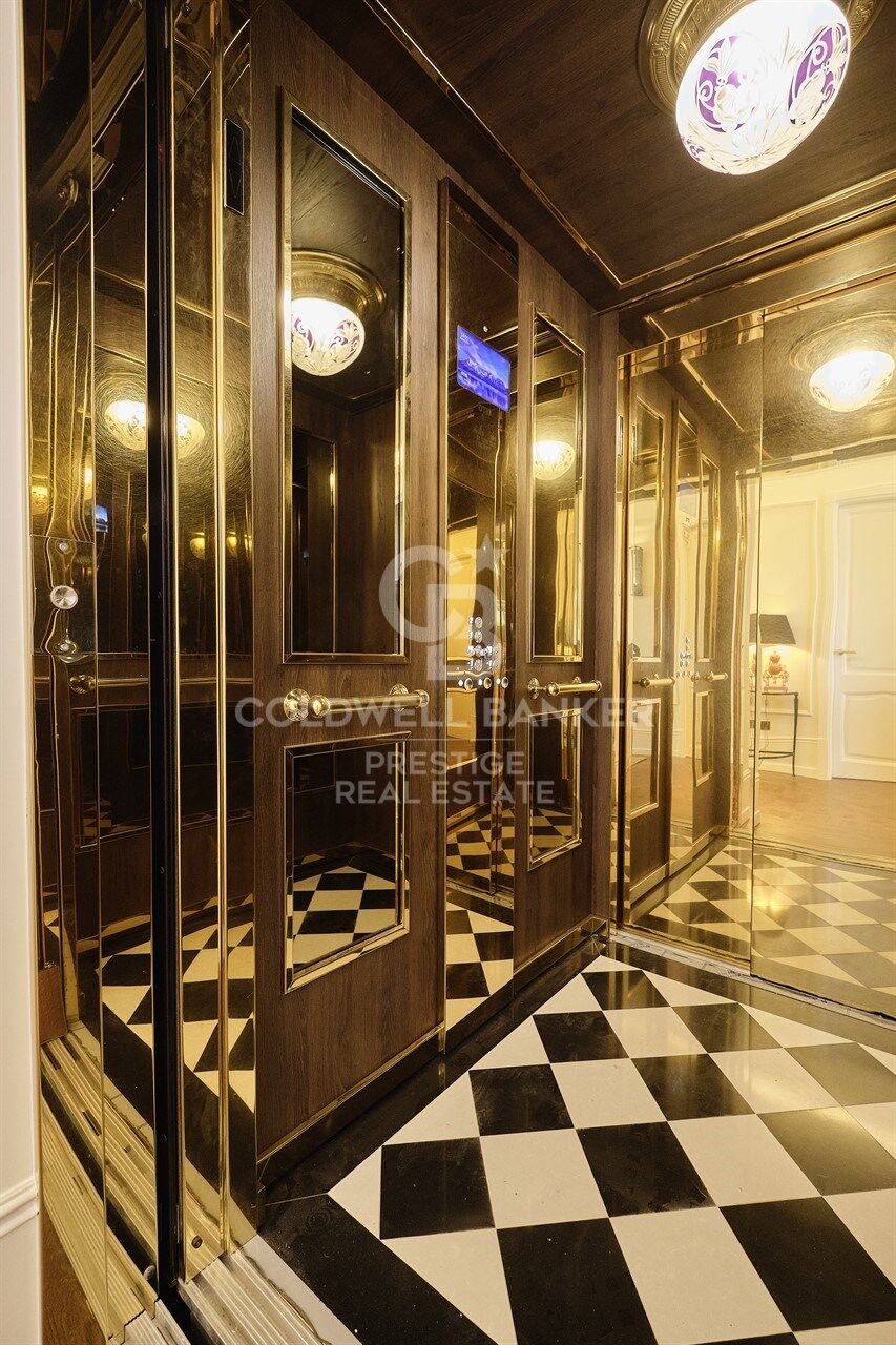 Penthouse for rent in Palacete Belle Epoque 1914 in the Tibidabo area