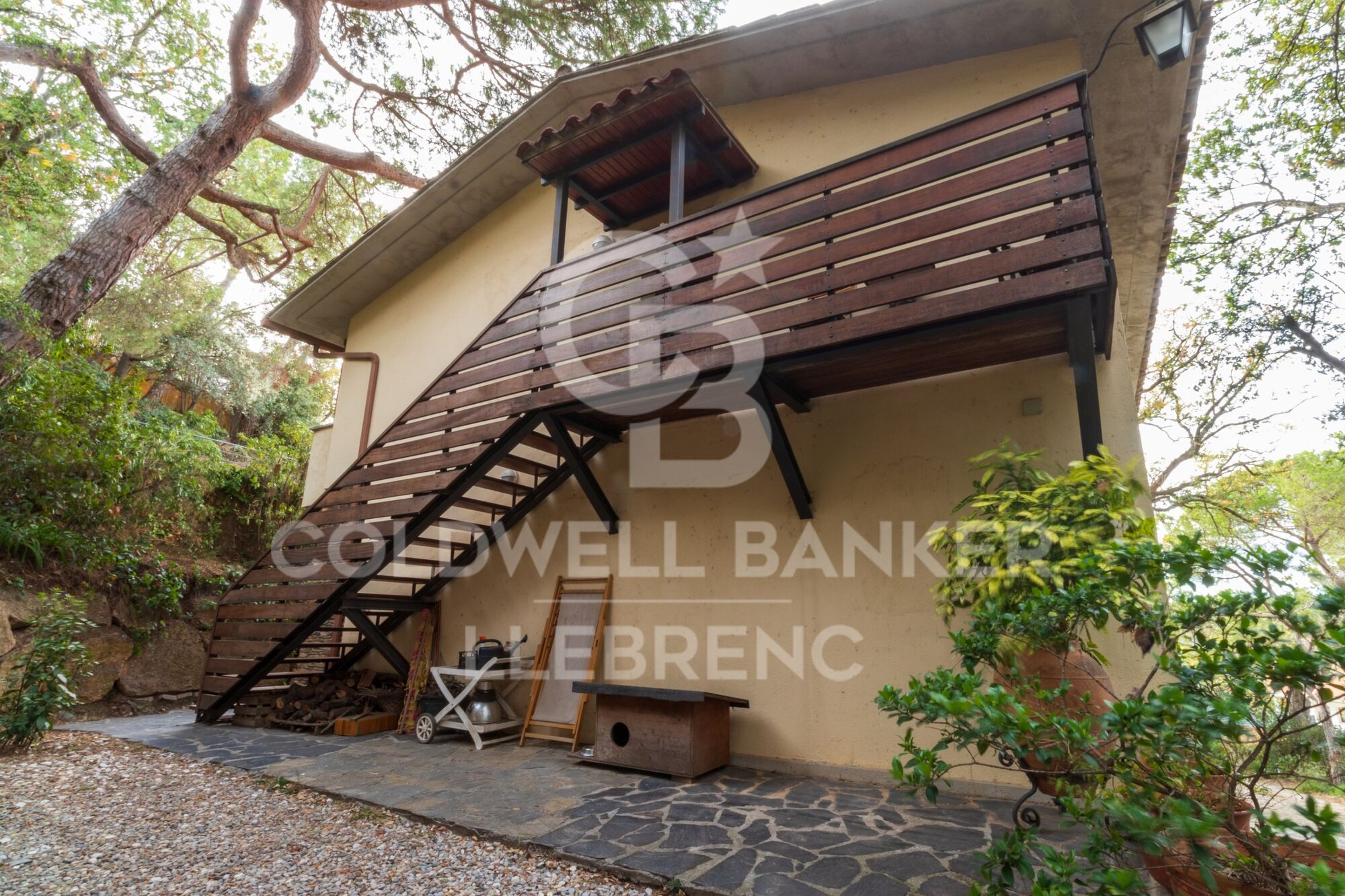 Beautiful house for sale in Vallvidrera with garden and pool