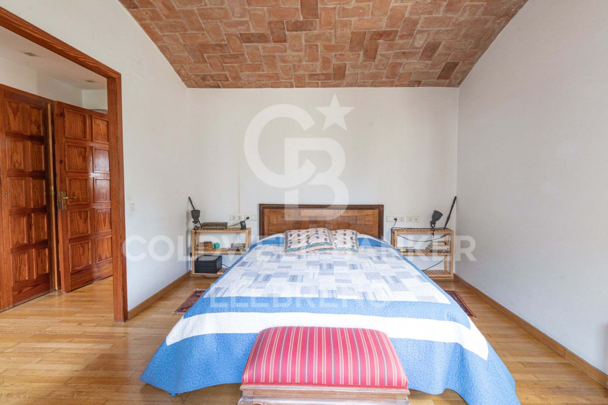 Beautiful house for sale in Vallvidrera with garden and pool