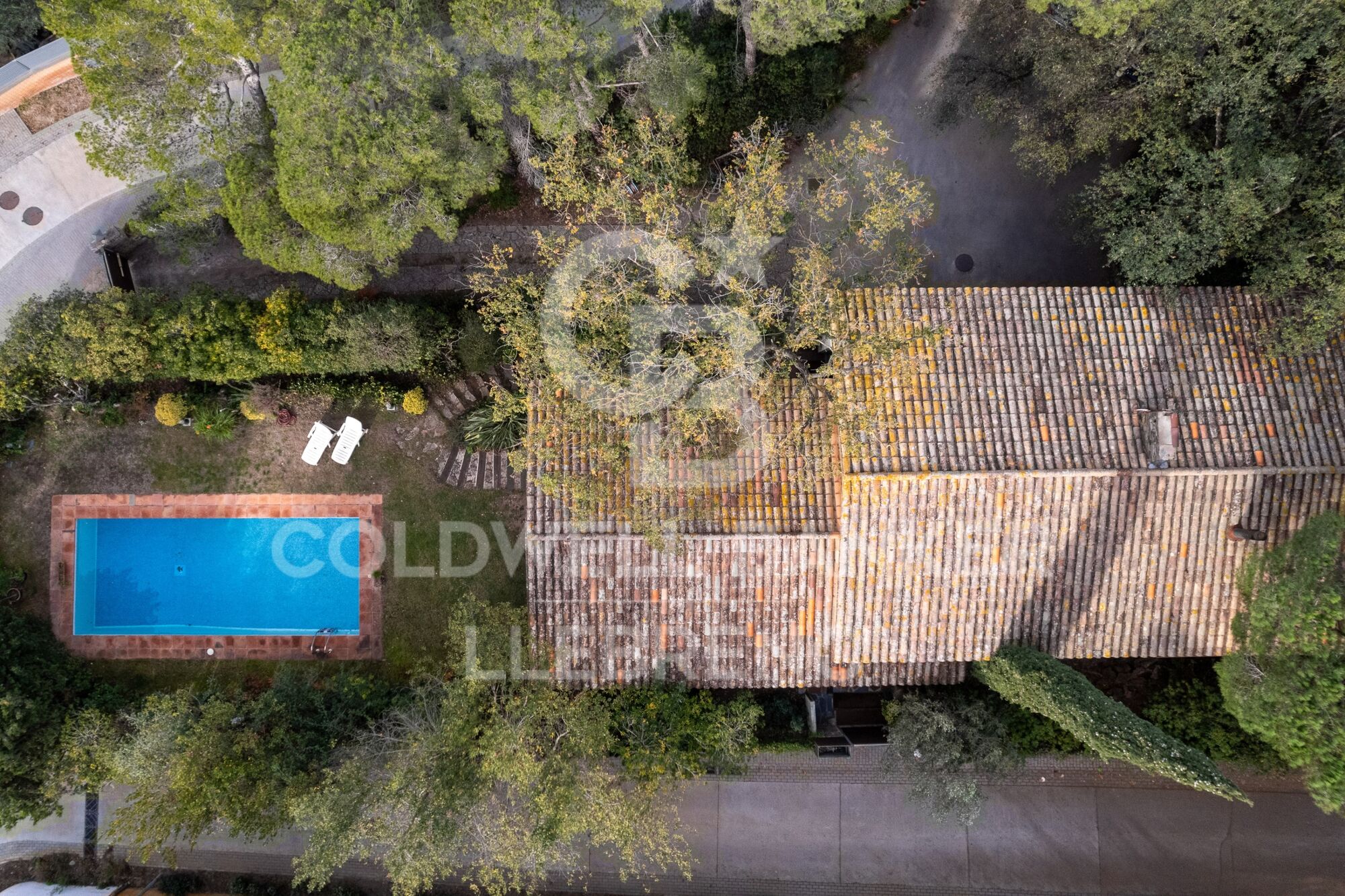 Beautiful house for sale in Vallvidrera with garden and pool