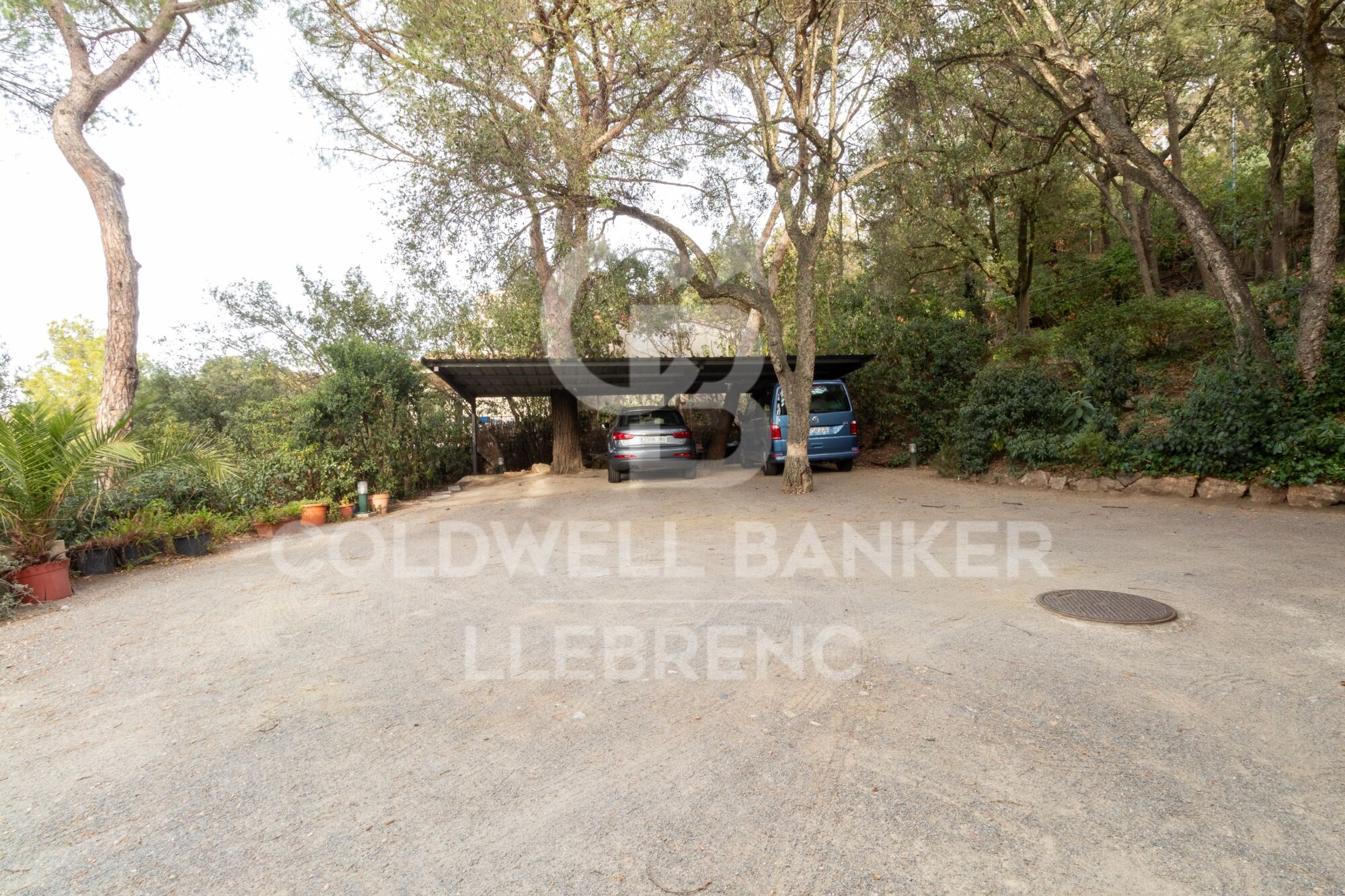 Preciosa casa en venta en Vallvidrera con jardín y piscina