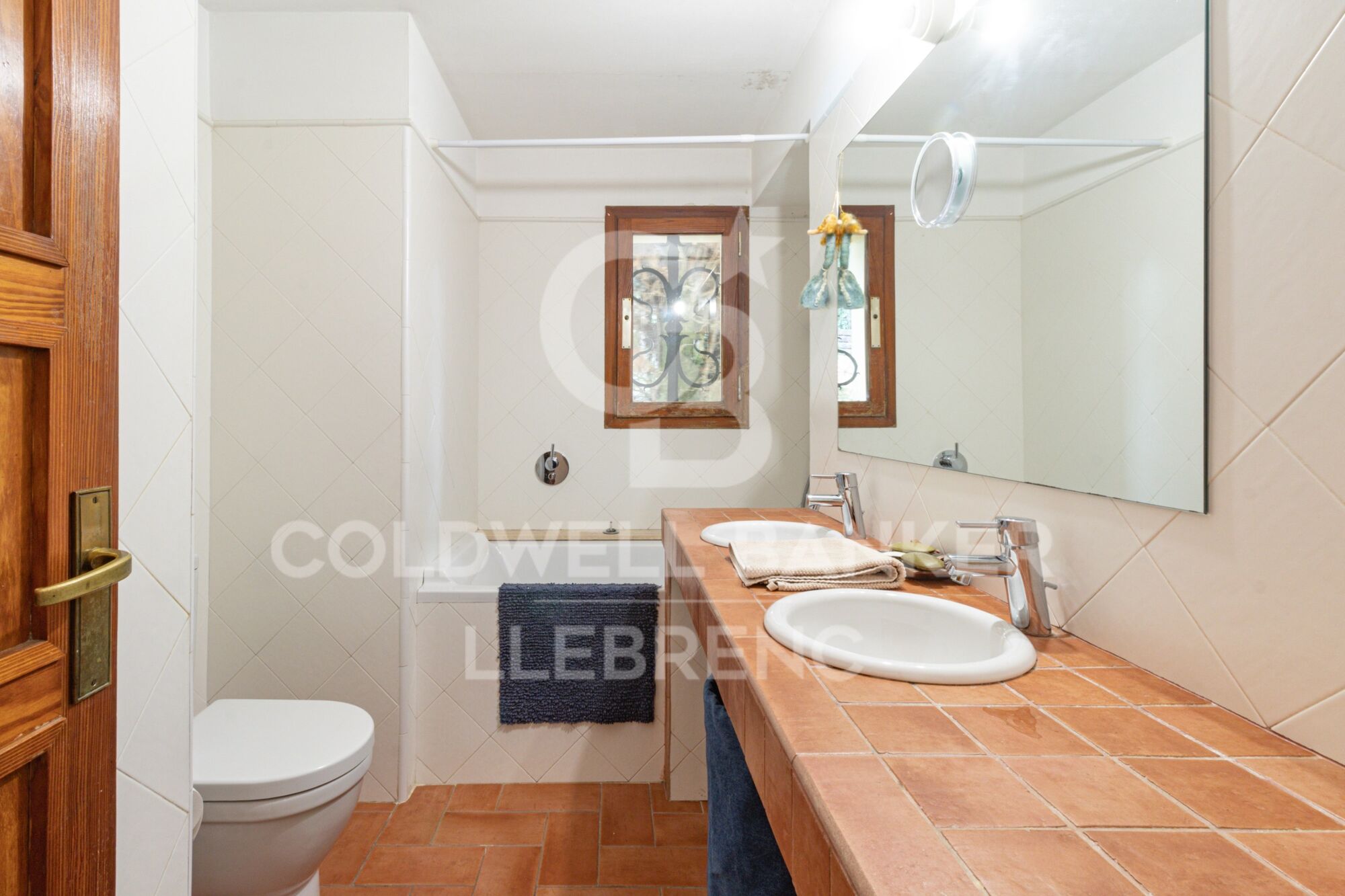 Beautiful house for sale in Vallvidrera with garden and pool