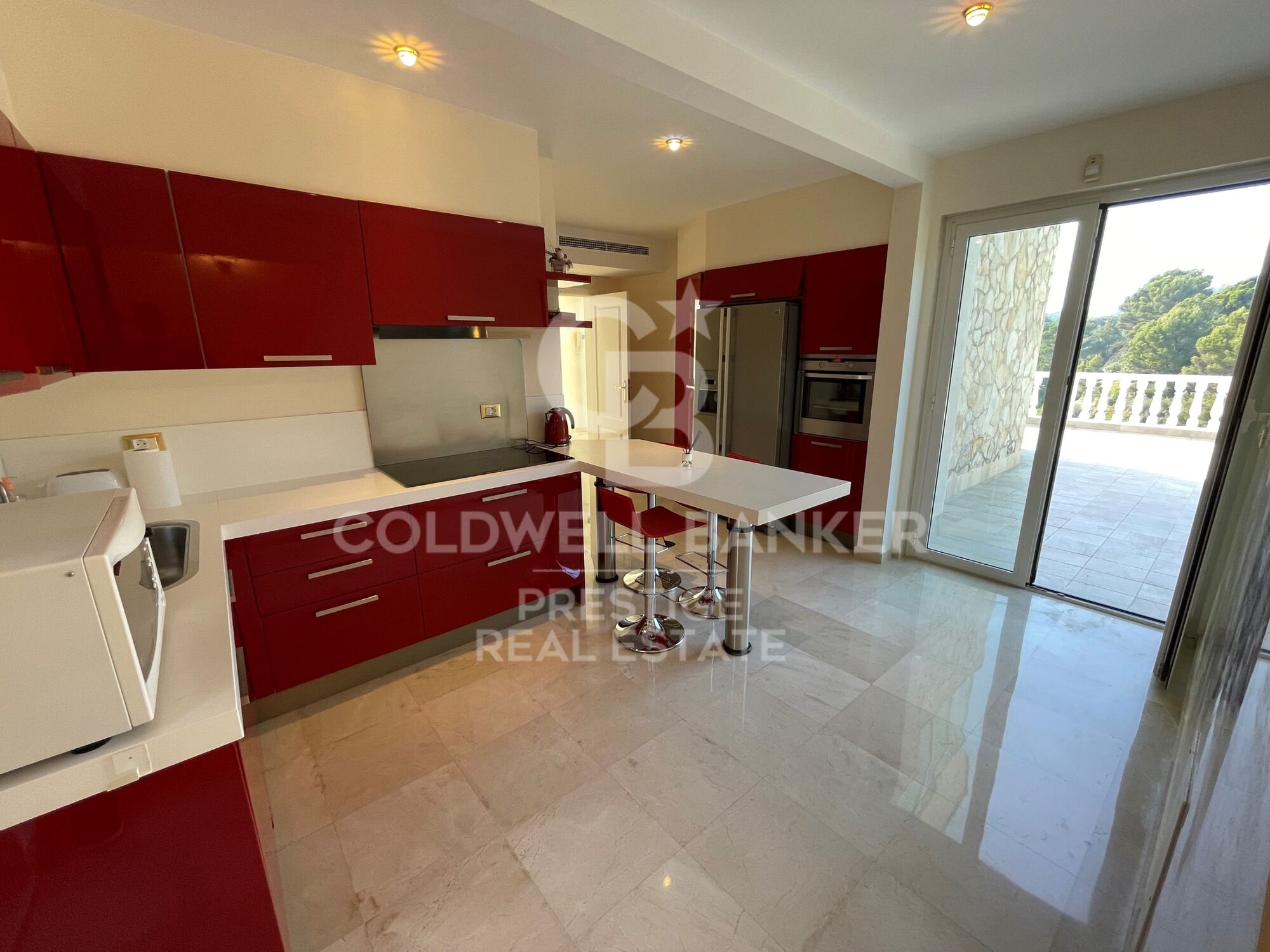 Elegant villa for sale with swimming pool and panoramic views in Lloret de Mar